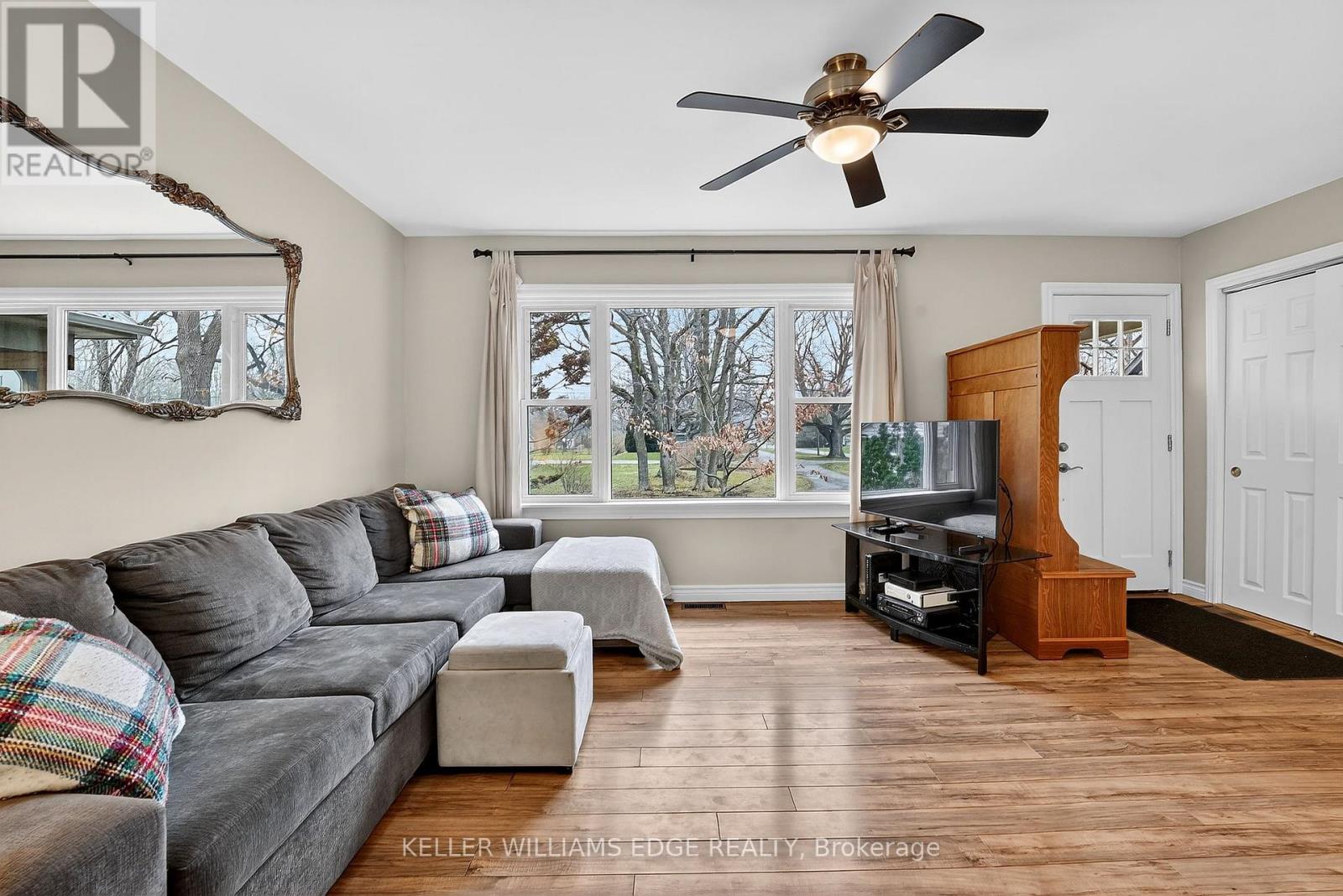 508 PROSPECT POINT ROAD N - 10