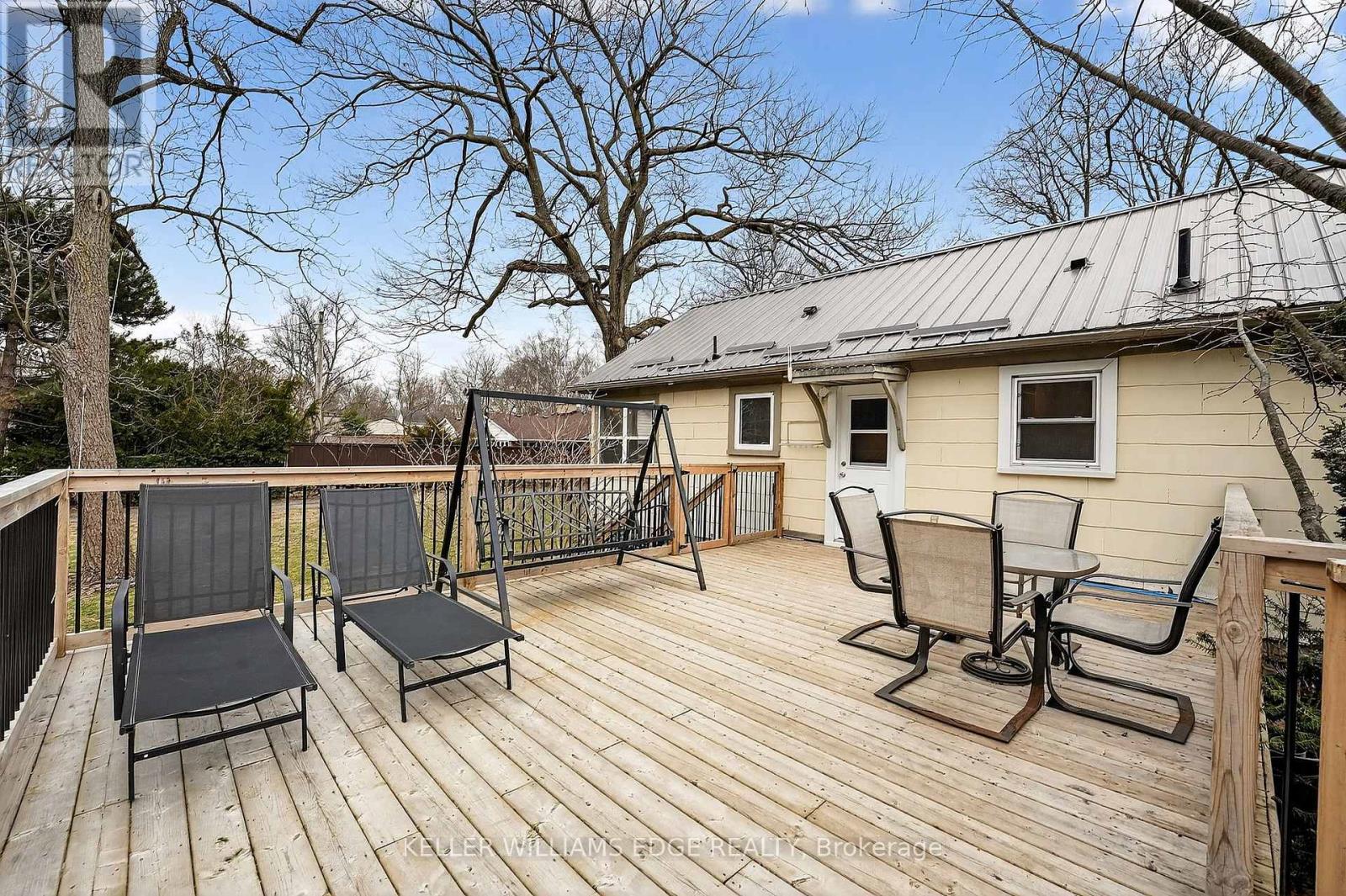 508 PROSPECT POINT ROAD N - 32