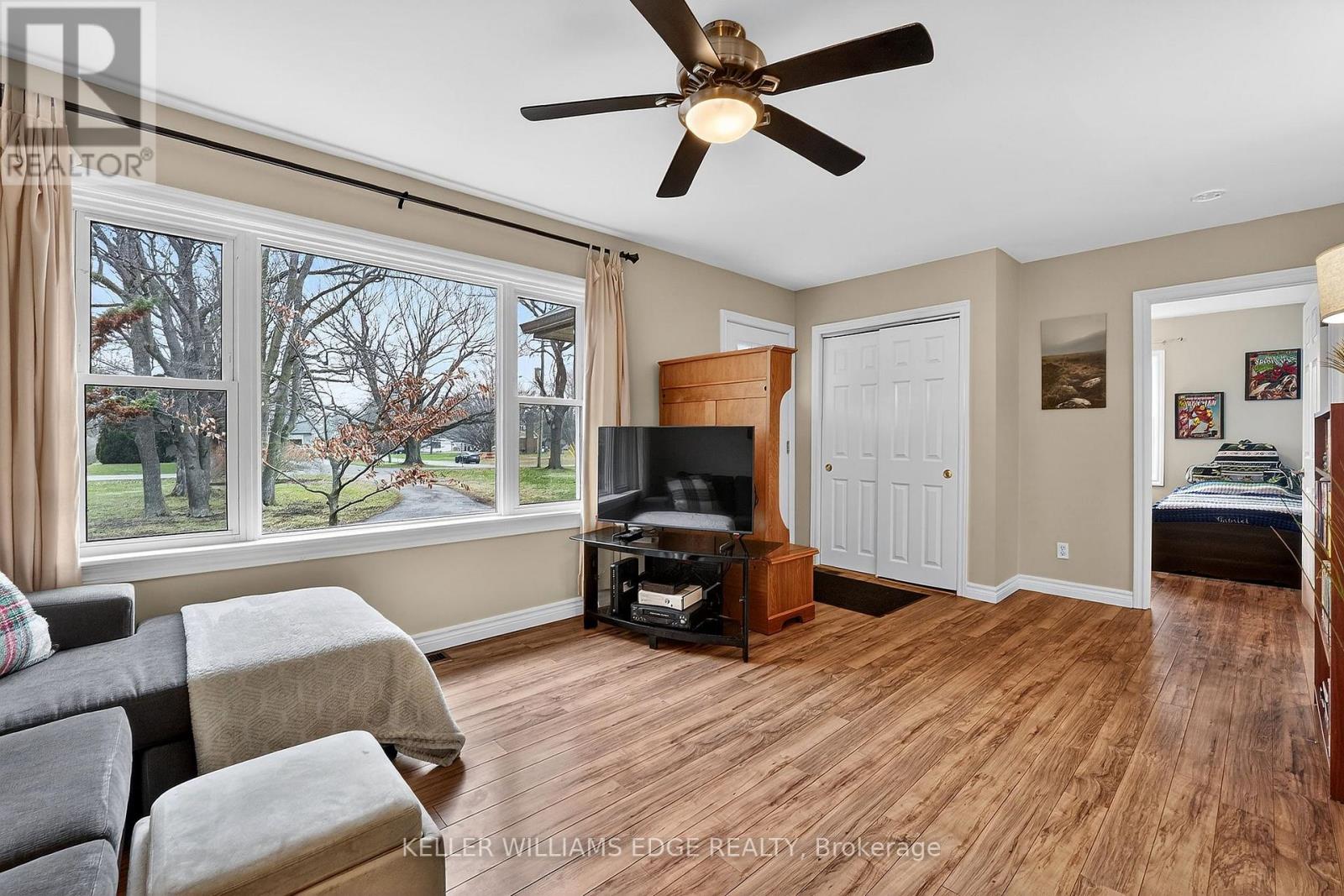 508 PROSPECT POINT ROAD N - 11