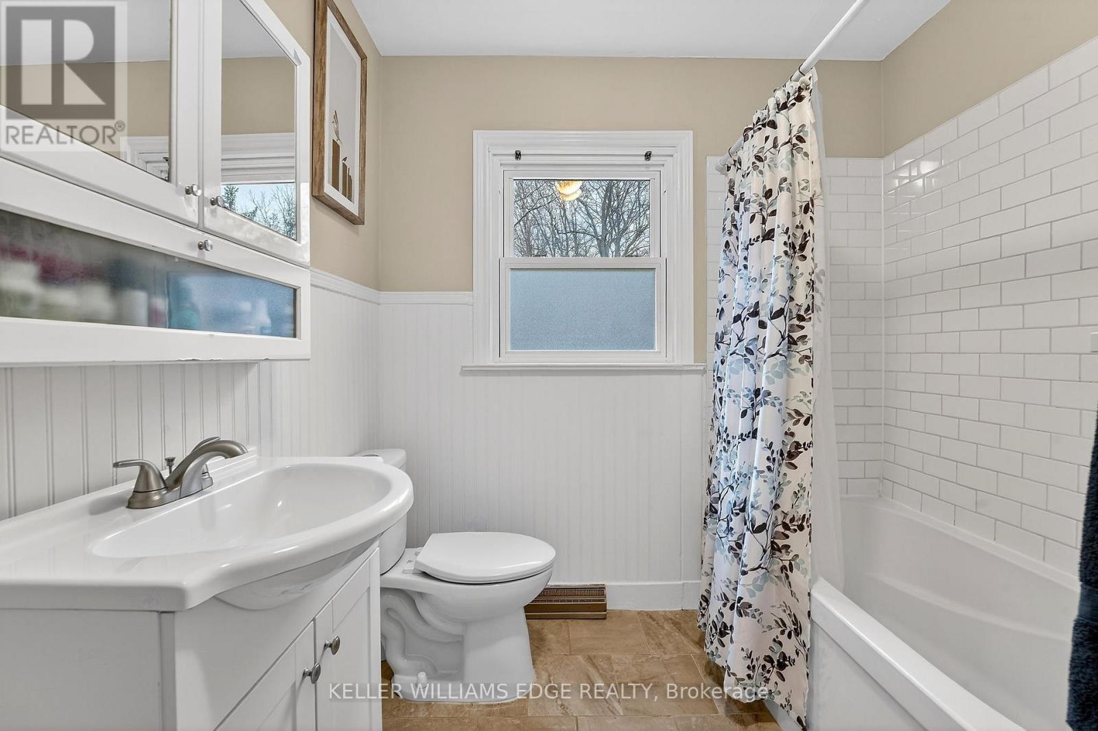 508 PROSPECT POINT ROAD N - 22