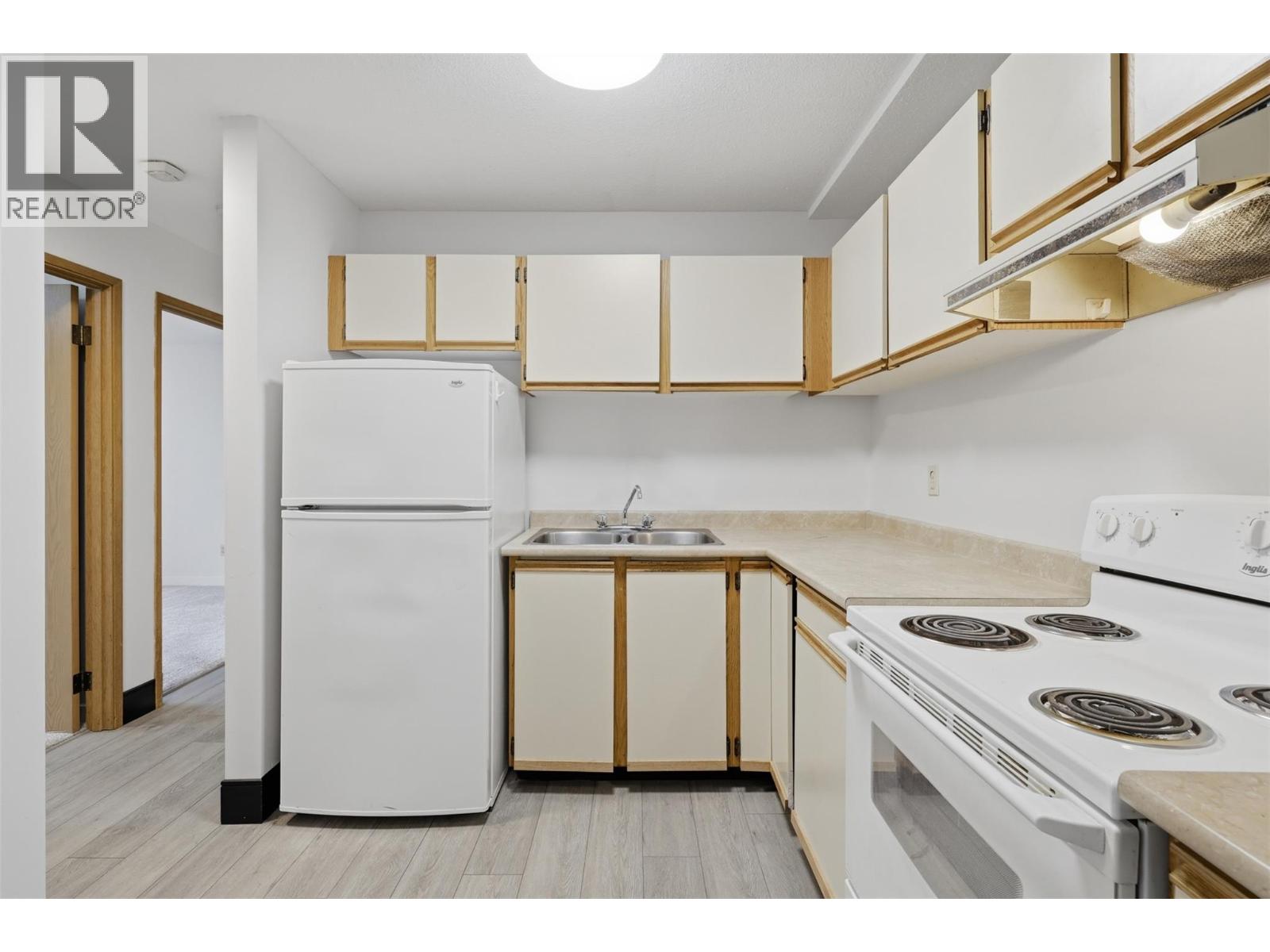 #102 44 WHITESHIELD Crescent S - 5