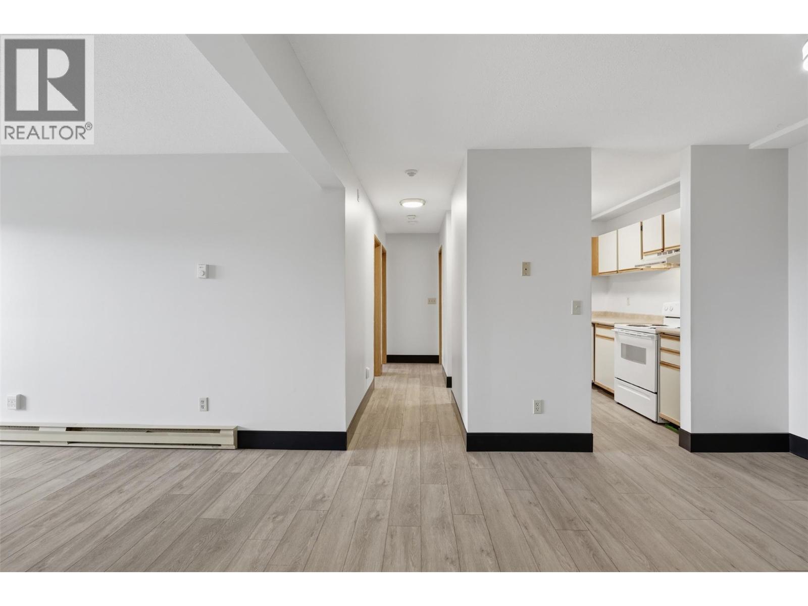 #102 44 WHITESHIELD Crescent S - 4