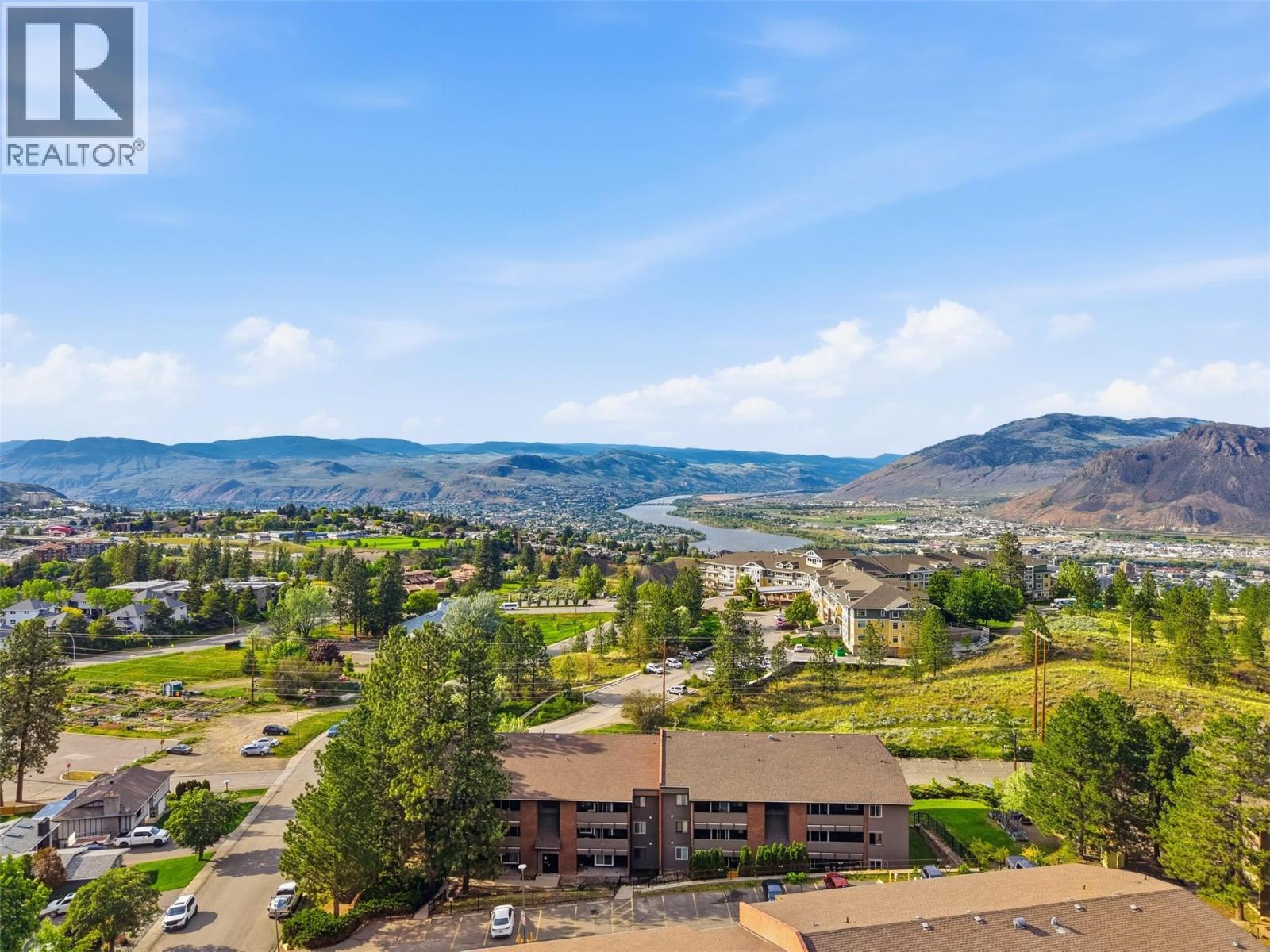 #102 44 WHITESHIELD Crescent S - 33