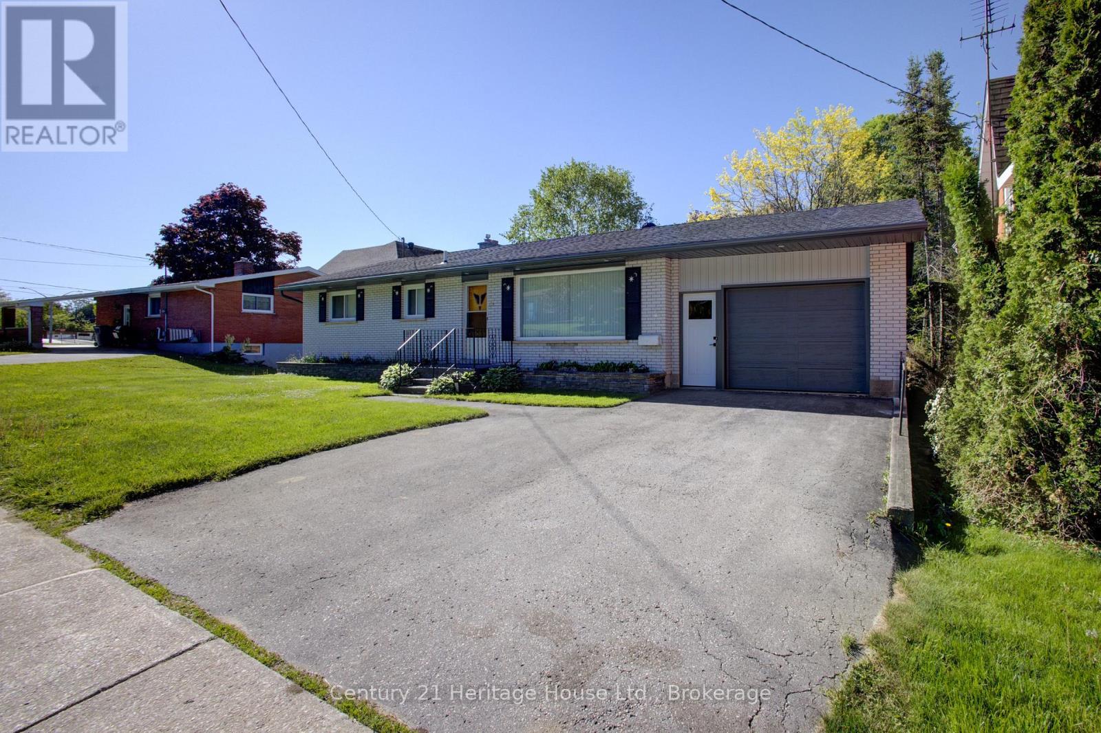 225 GEORGE STREET W - Image 2