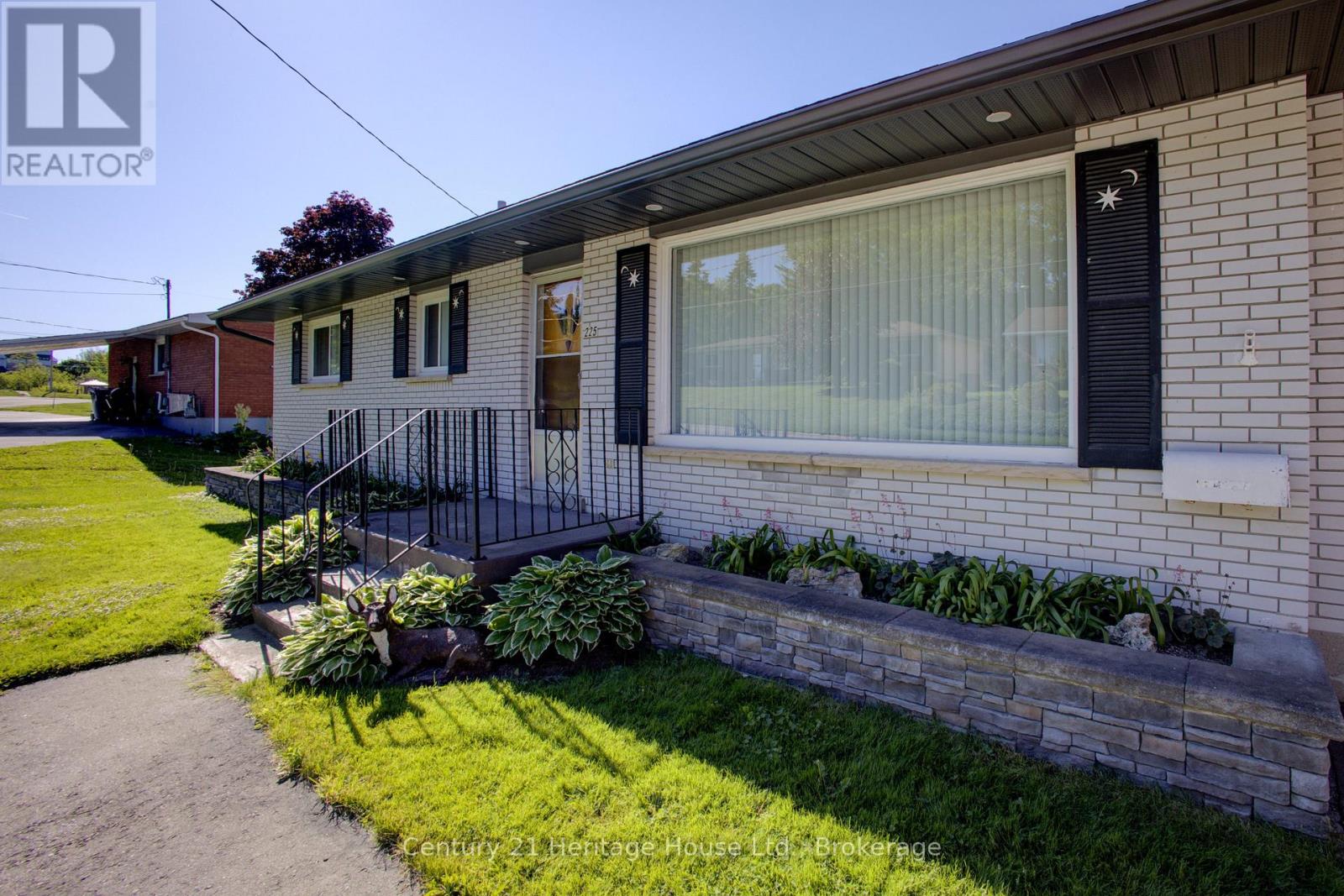 225 GEORGE STREET W - 4