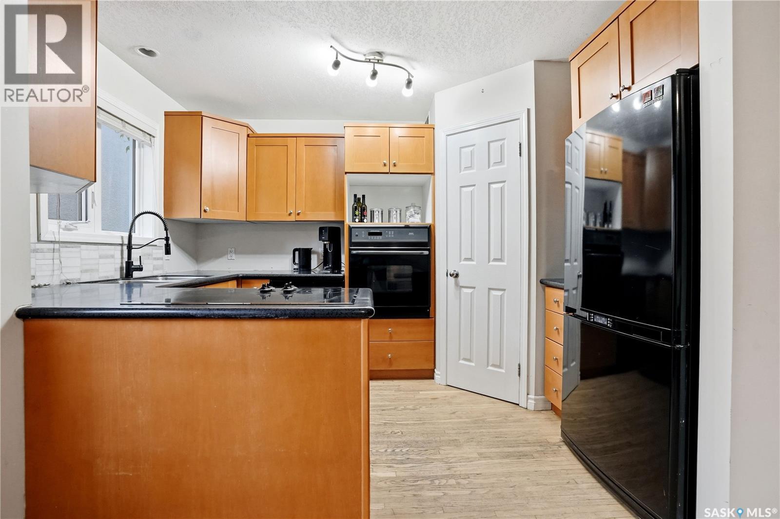 #3229 15th AVENUE - 12