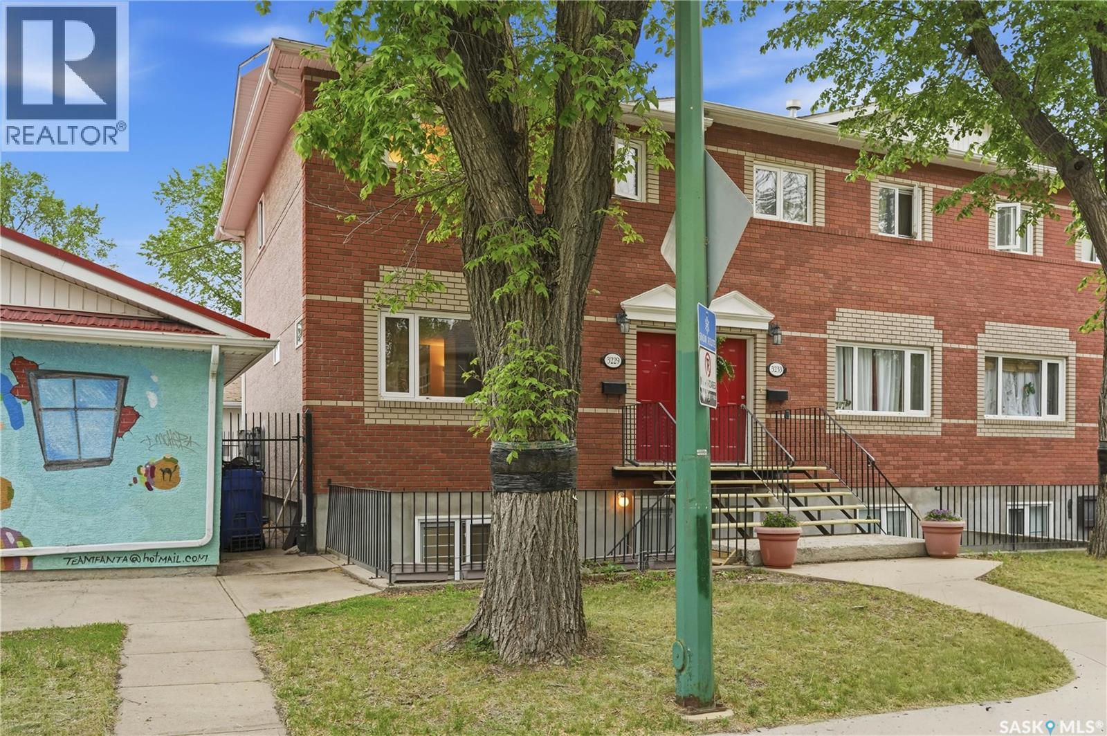 #3229 15th AVENUE - 2