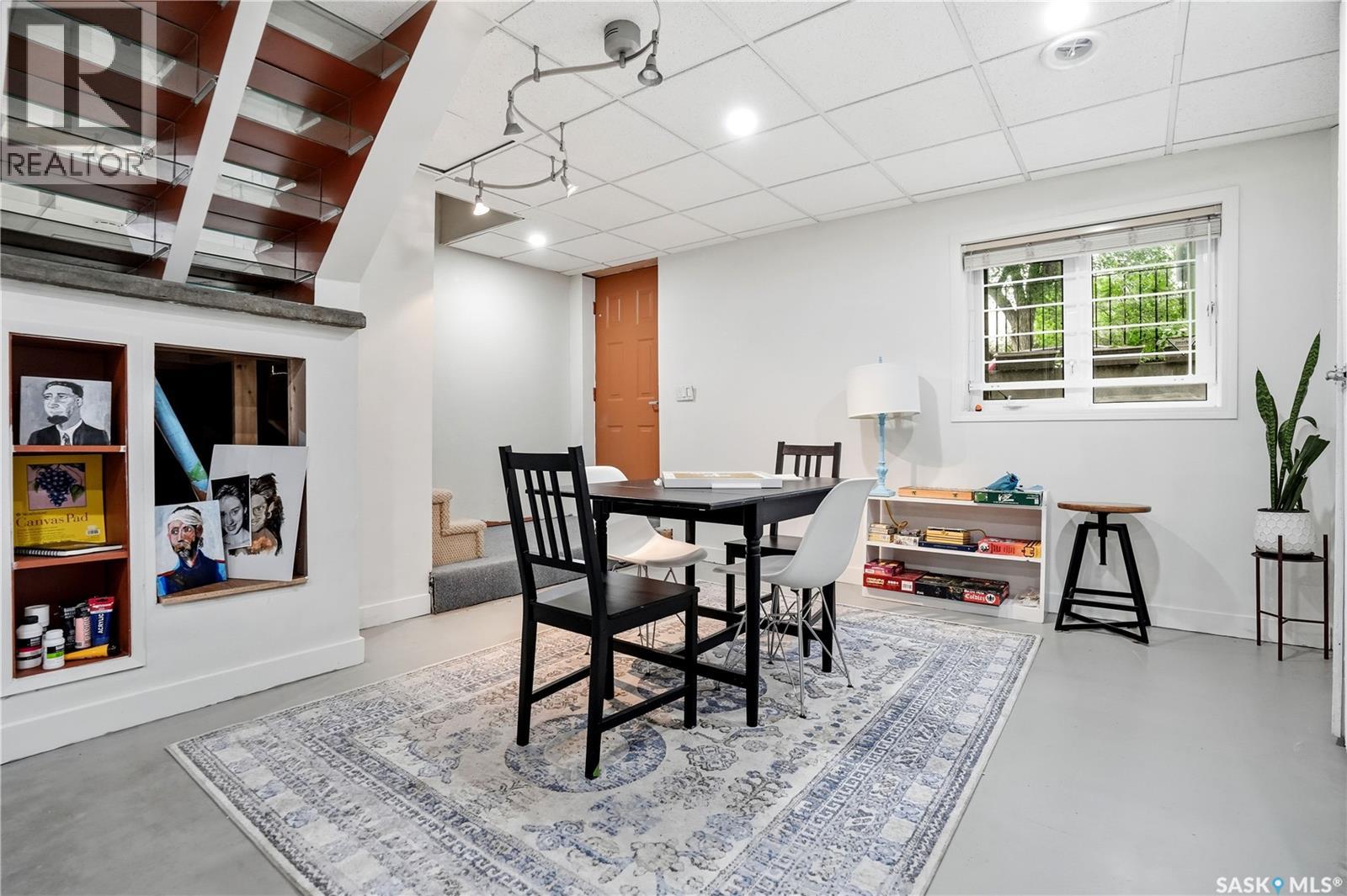 #3229 15th AVENUE - 32