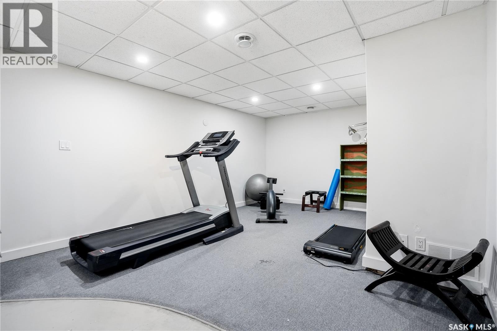 #3229 15th AVENUE - 33