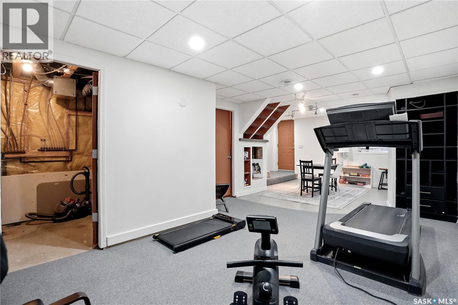 #3229 15th AVENUE - 36