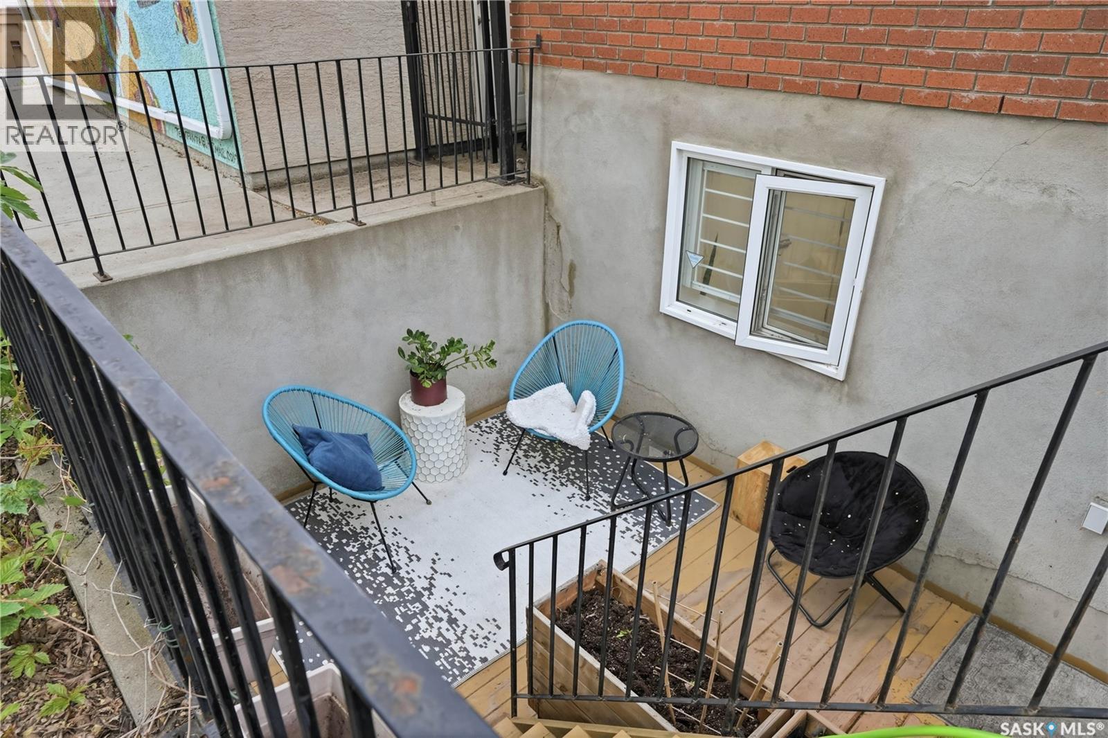 #3229 15th AVENUE - 39