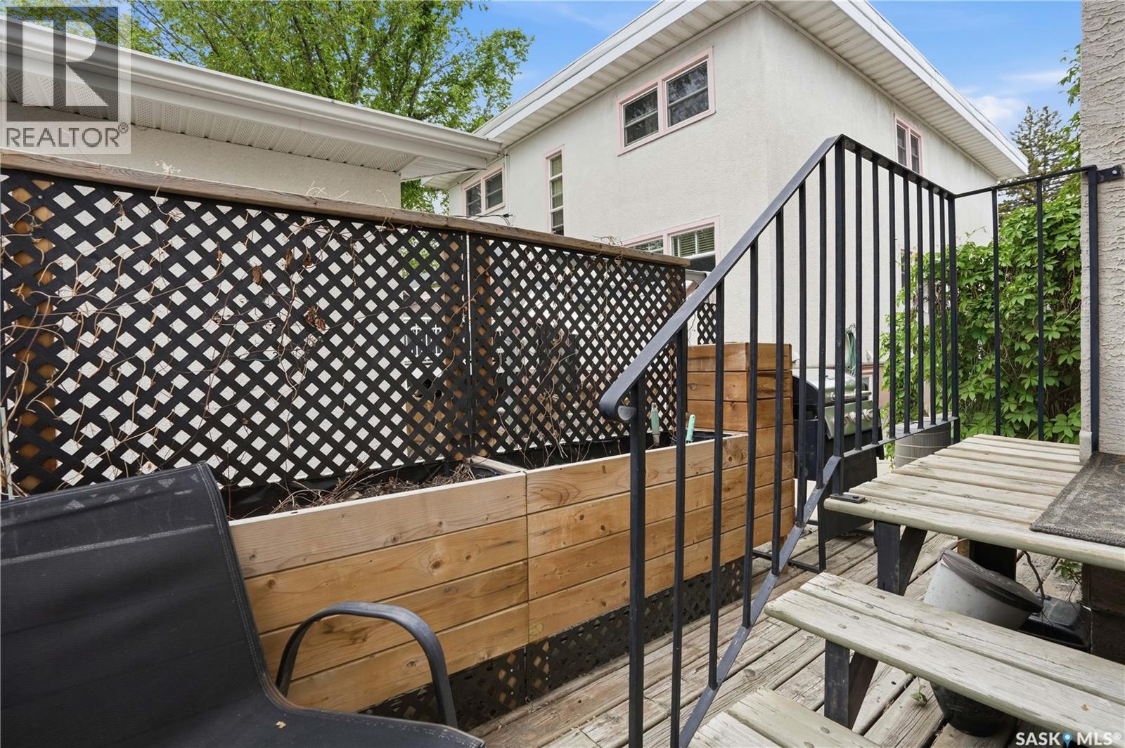 #3229 15th AVENUE - 44