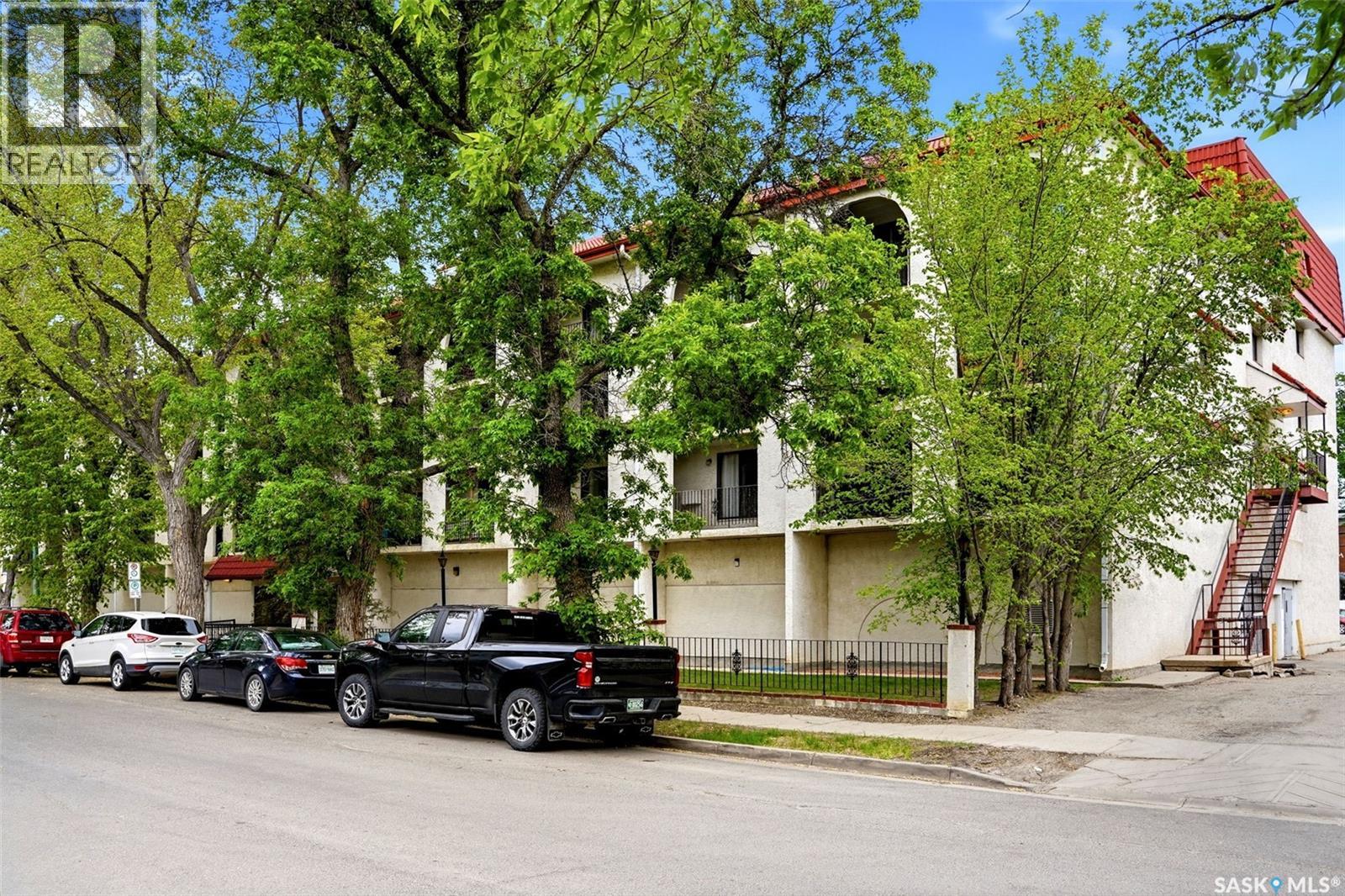 #104 2125 Osler STREET - 32