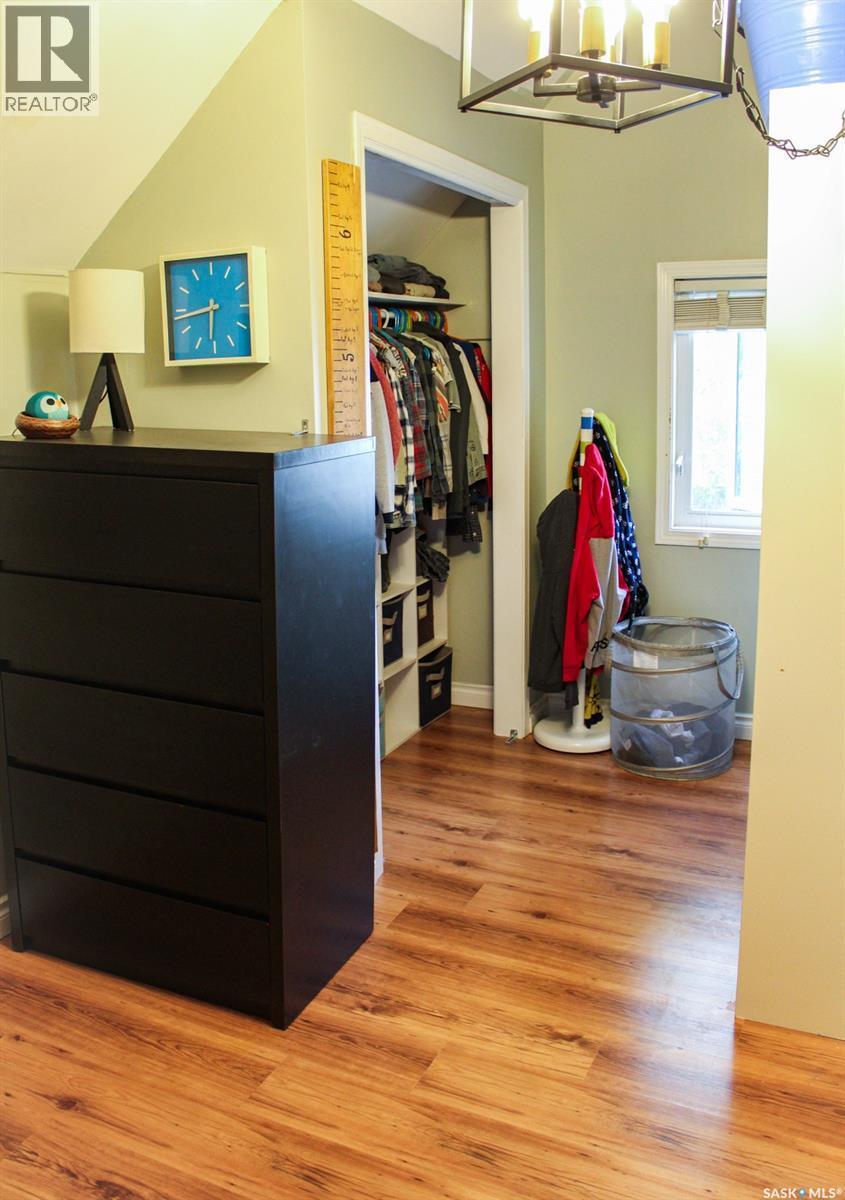 513 Crawford AVENUE W — photo 24