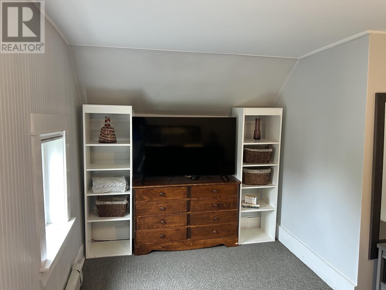 19 Spring Street - 19