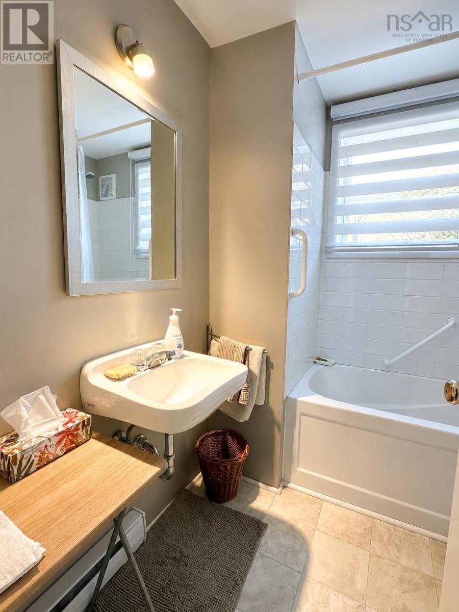 Property 21 of 28 of 48 Zwicker Avenue
