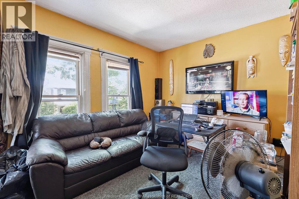 855 LINCOLN ROAD - 18