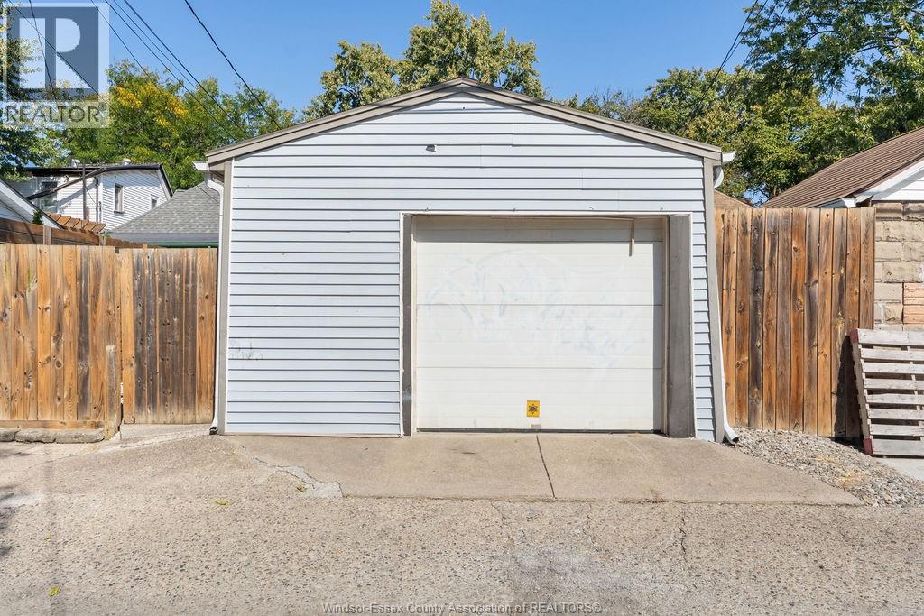 855 LINCOLN ROAD - 23