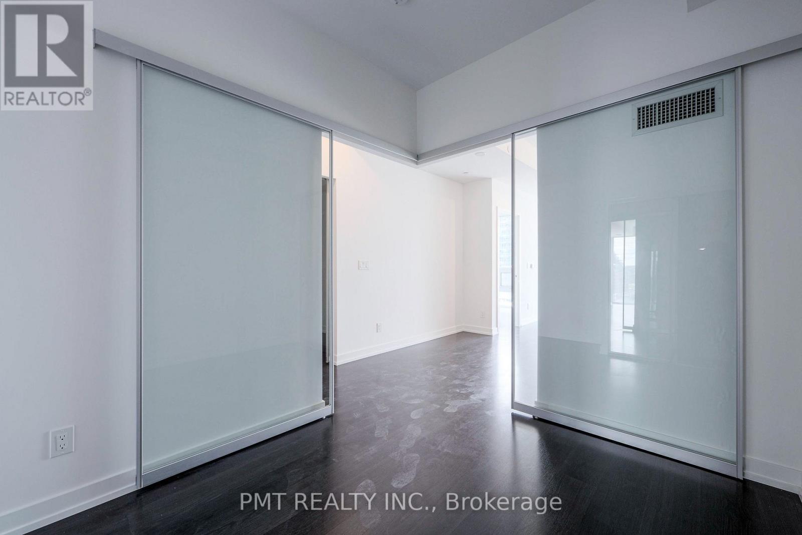 #710 19 WESTERN BATTERY ROAD - 19