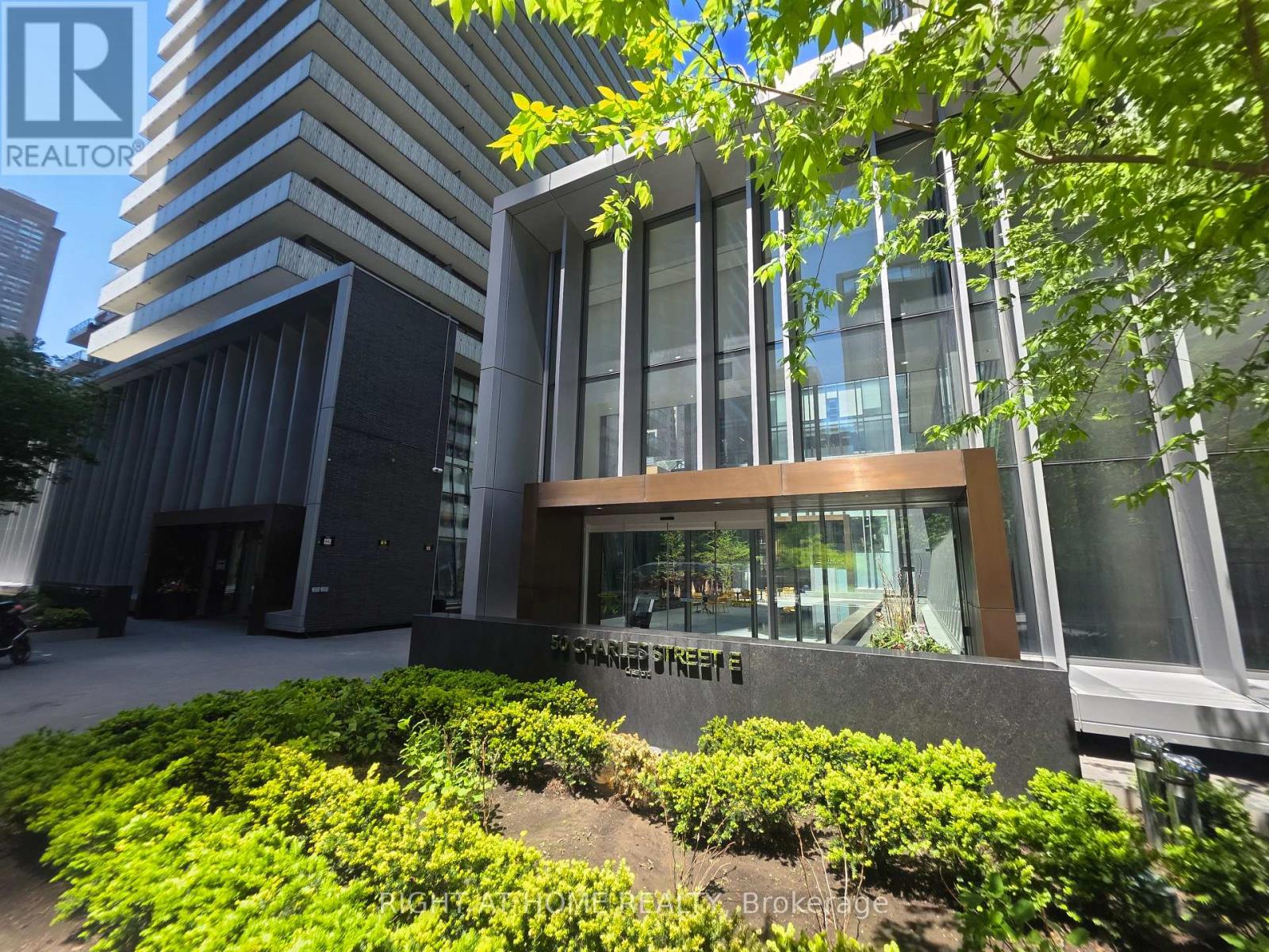 Listing photo of 3613 - 50 CHARLES ST E STREET
