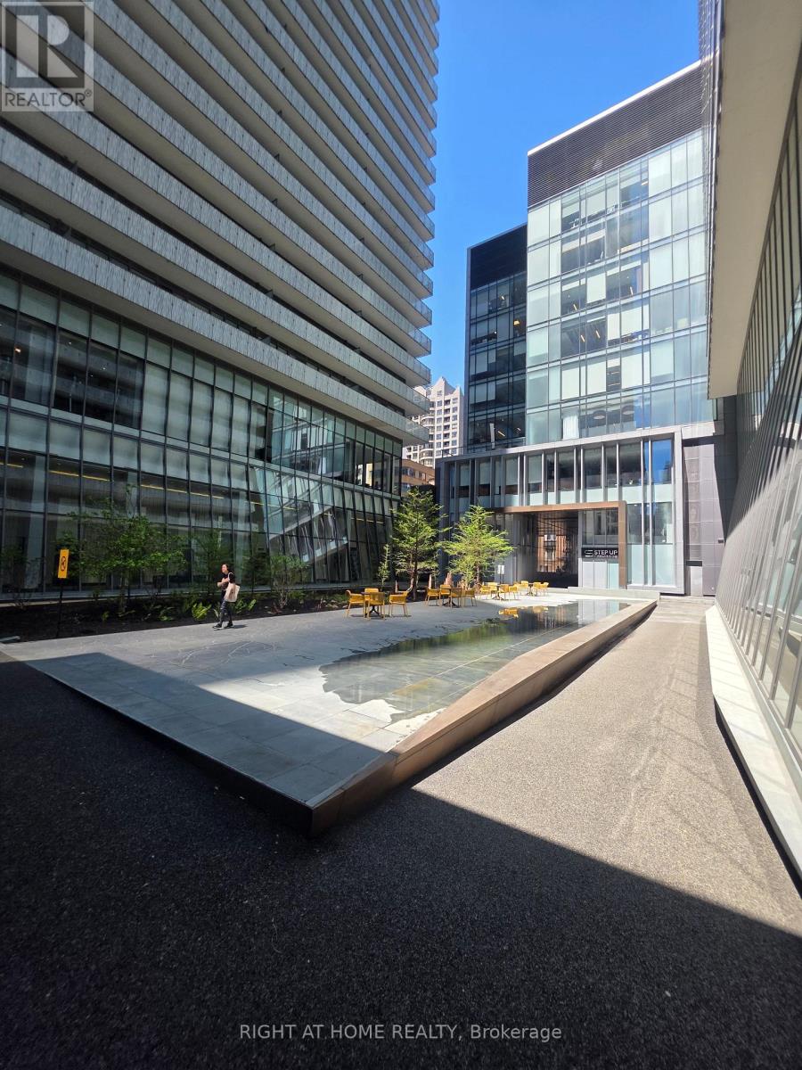 Courtyard Seating