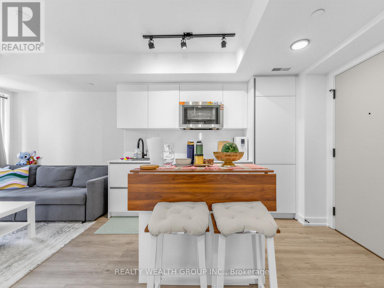 #1305 327 KING STREET W - 11