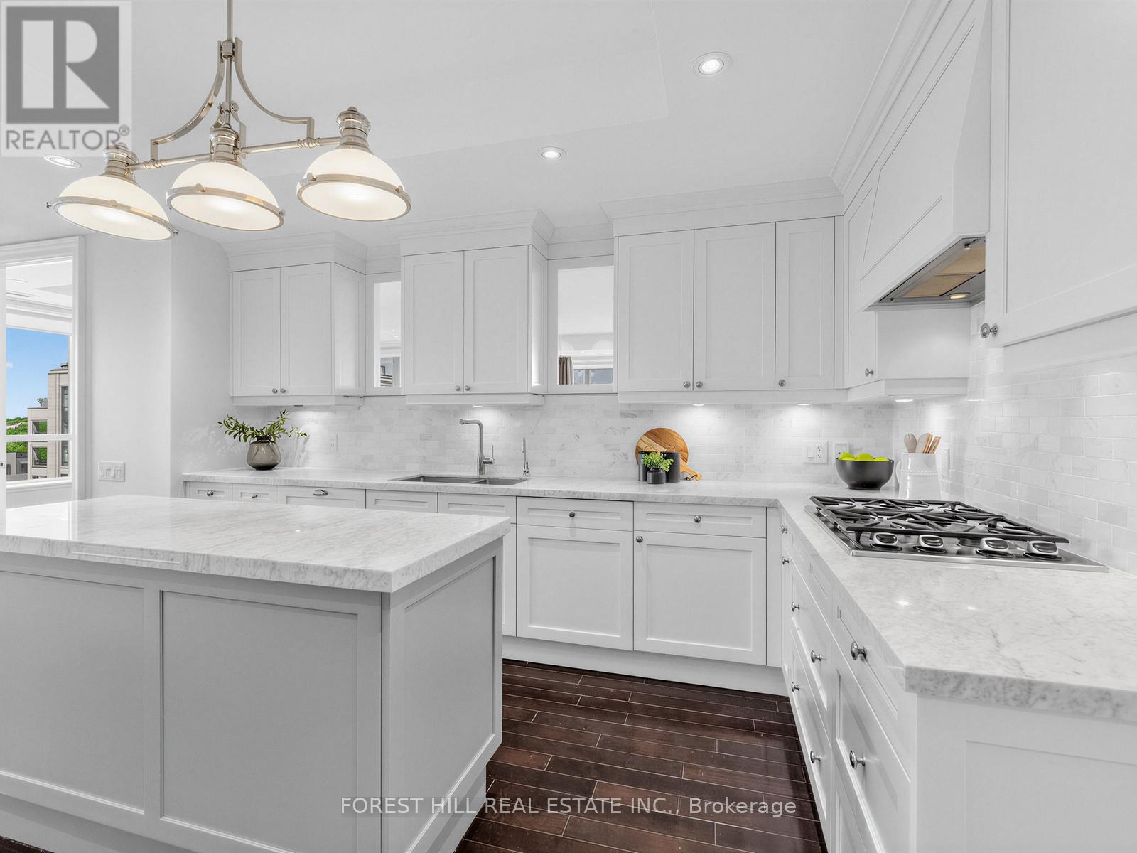 #1204 155 ST CLAIR AVENUE W - 18