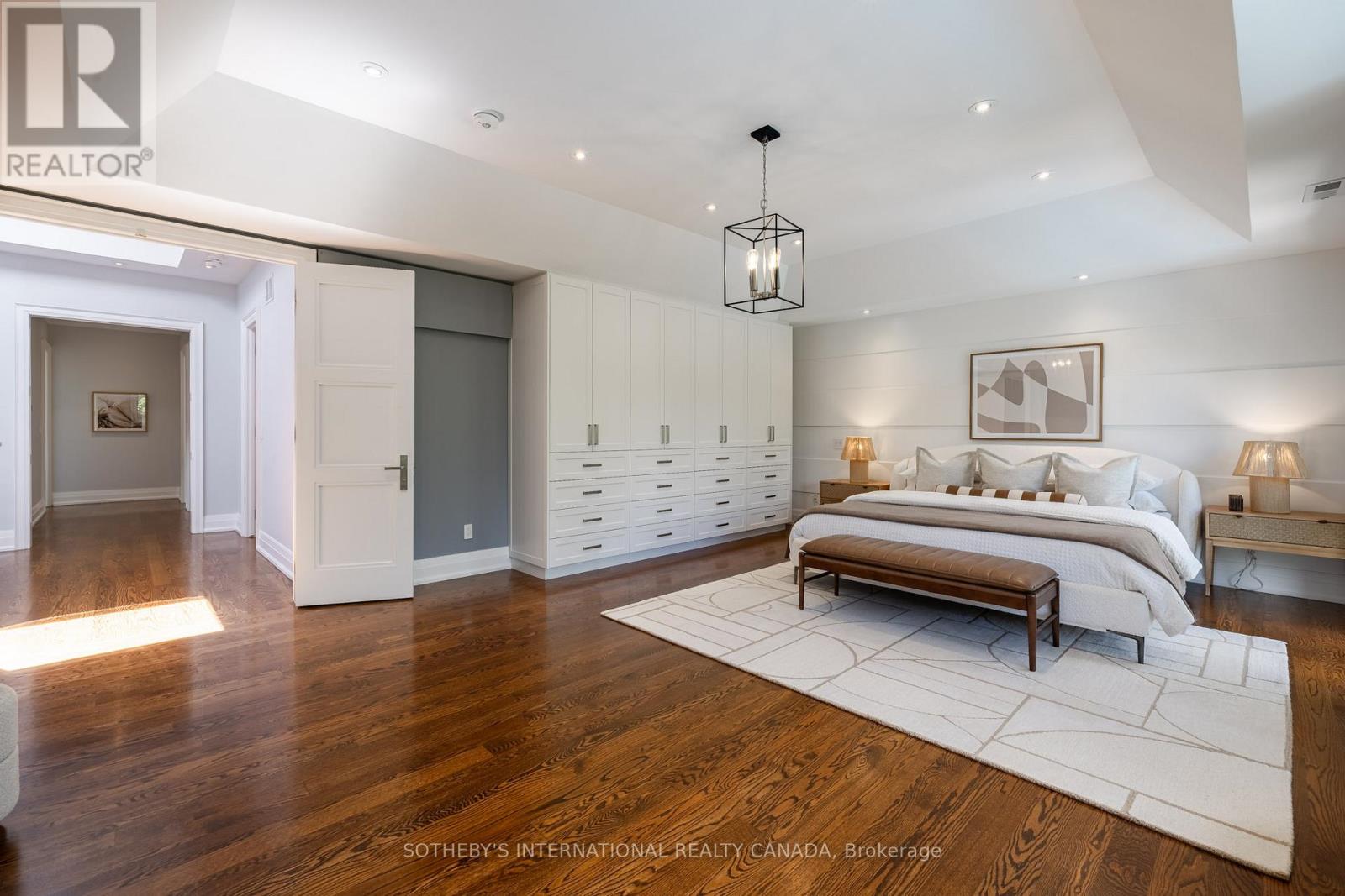 242 BETTY ANN DRIVE - 18