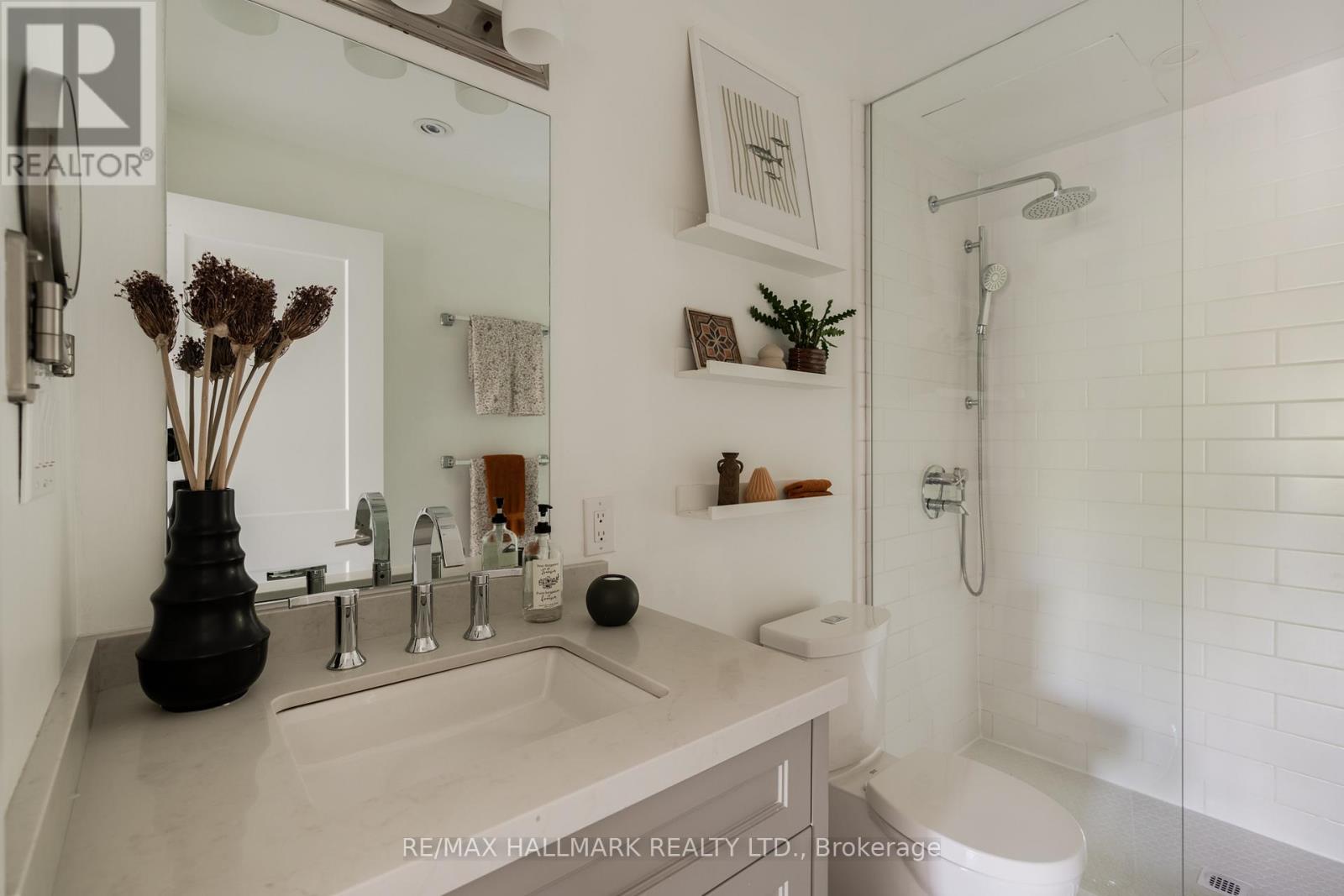 #15 100 COXWELL AVENUE - 11