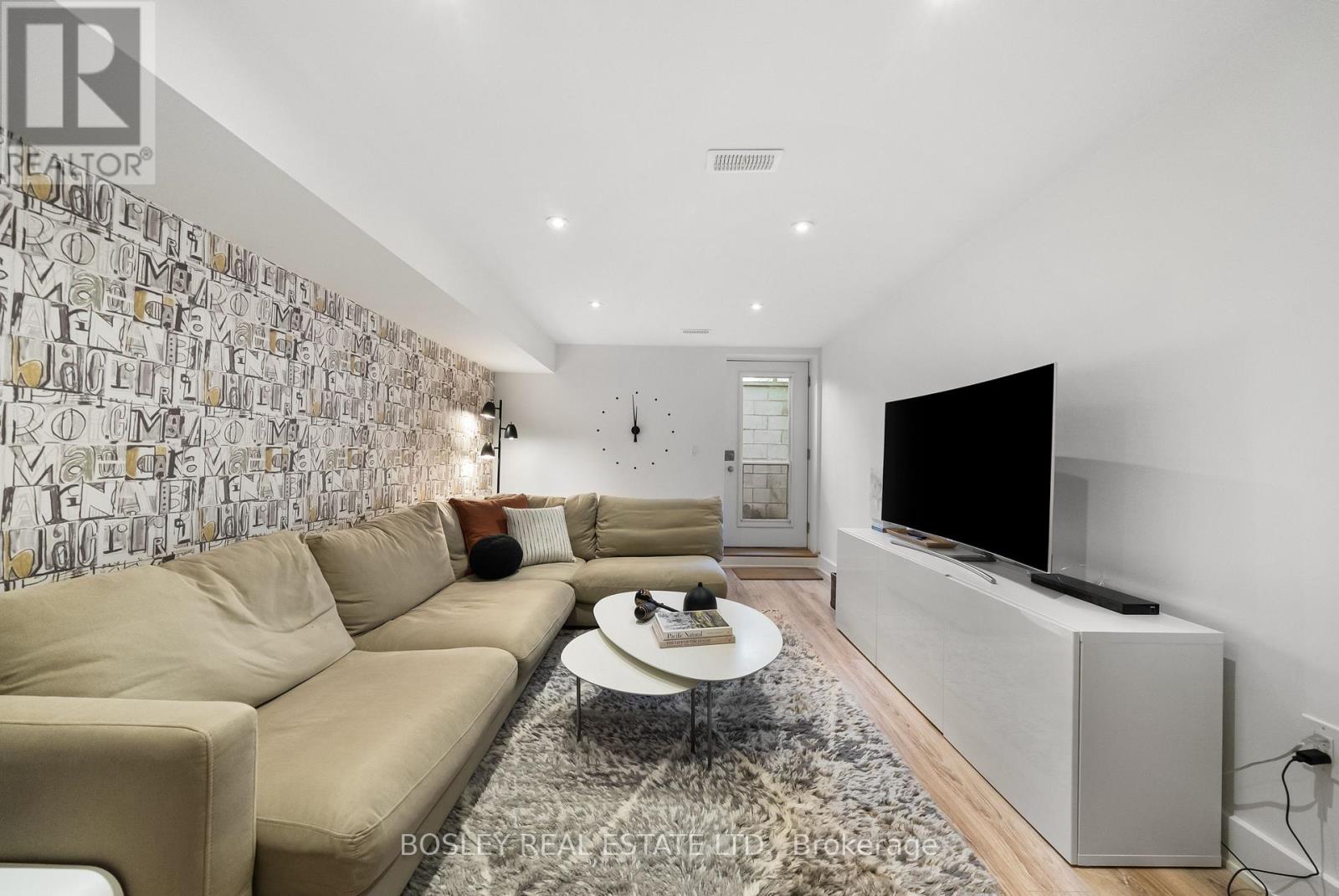 16 DOROTHY STREET - 24