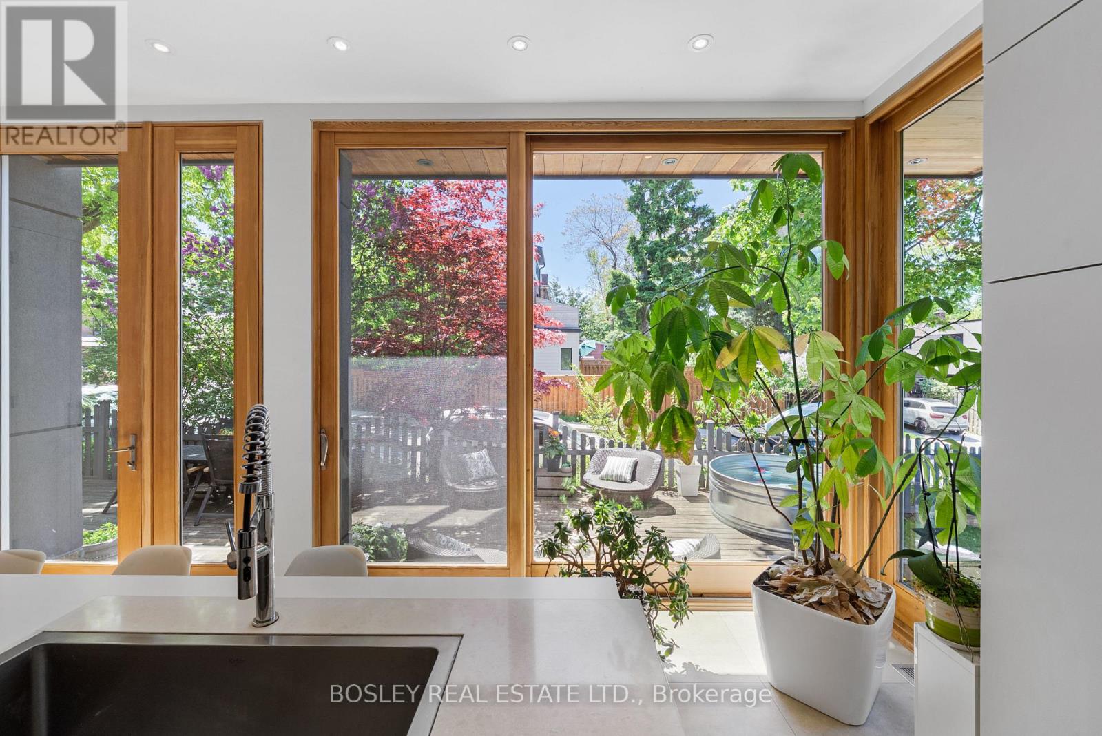 16 DOROTHY STREET - 26