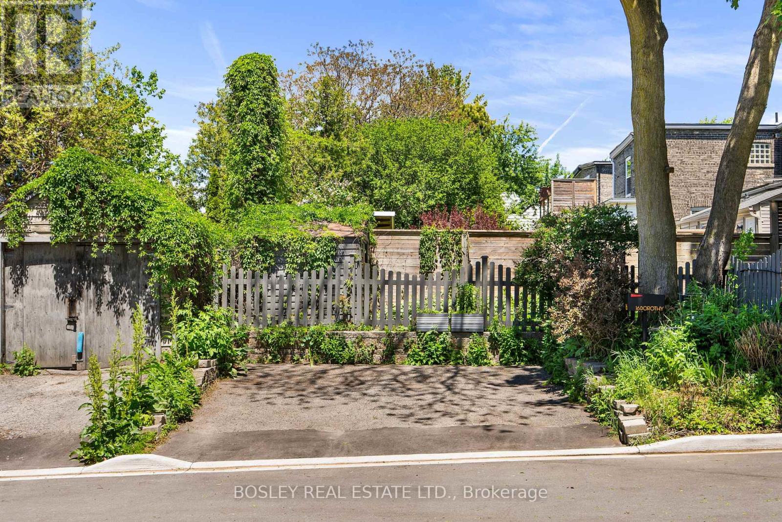 16 DOROTHY STREET - 34