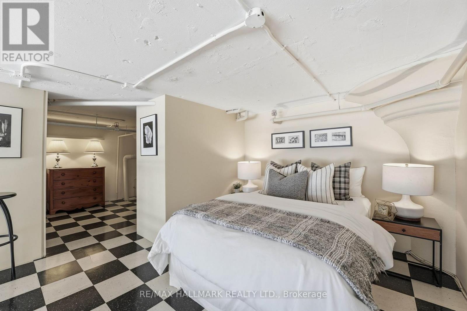 #203 245 CARLAW AVENUE - 15
