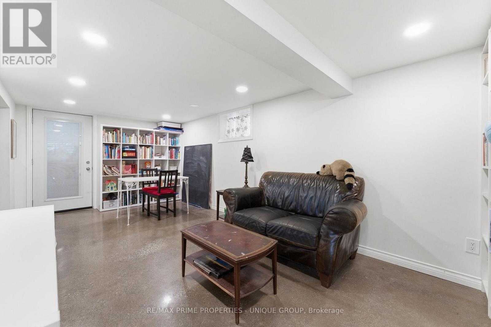 78 GLEN DAVIS CRESCENT - 24