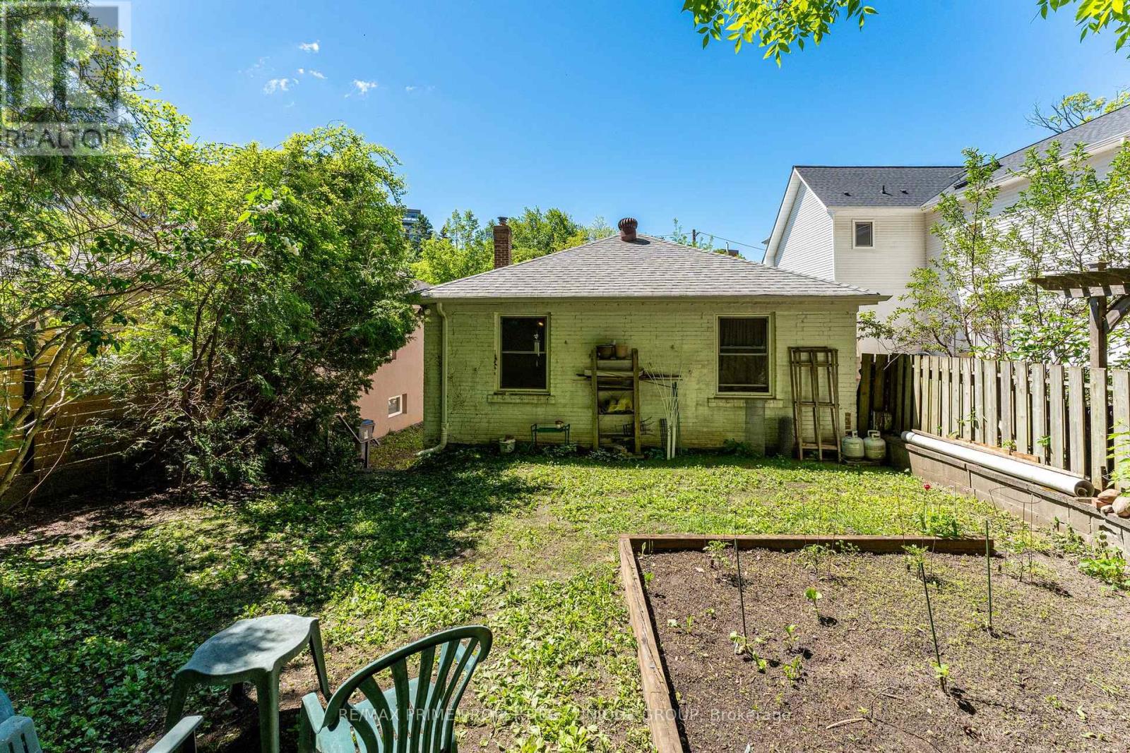 78 GLEN DAVIS CRESCENT - 32