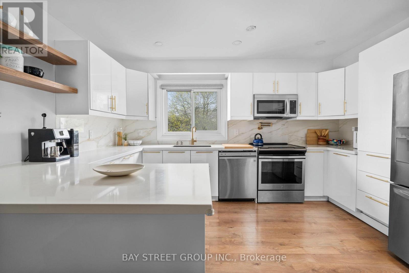 #37 671 HUNTINGWOOD DRIVE - 13