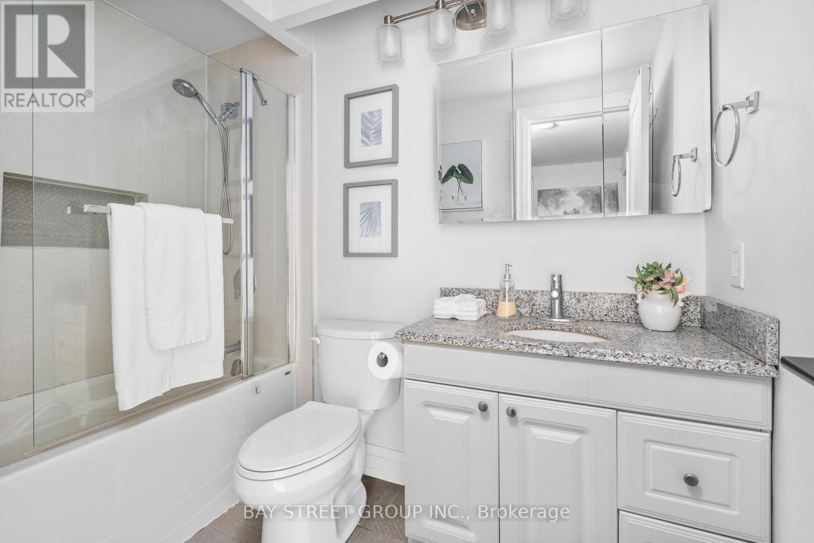 #37 671 HUNTINGWOOD DRIVE - 27