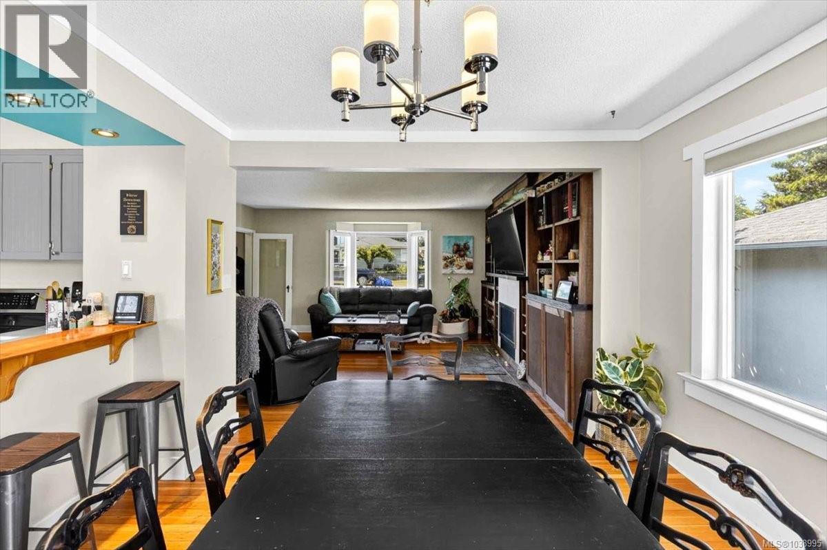 4907 Morton St - 9