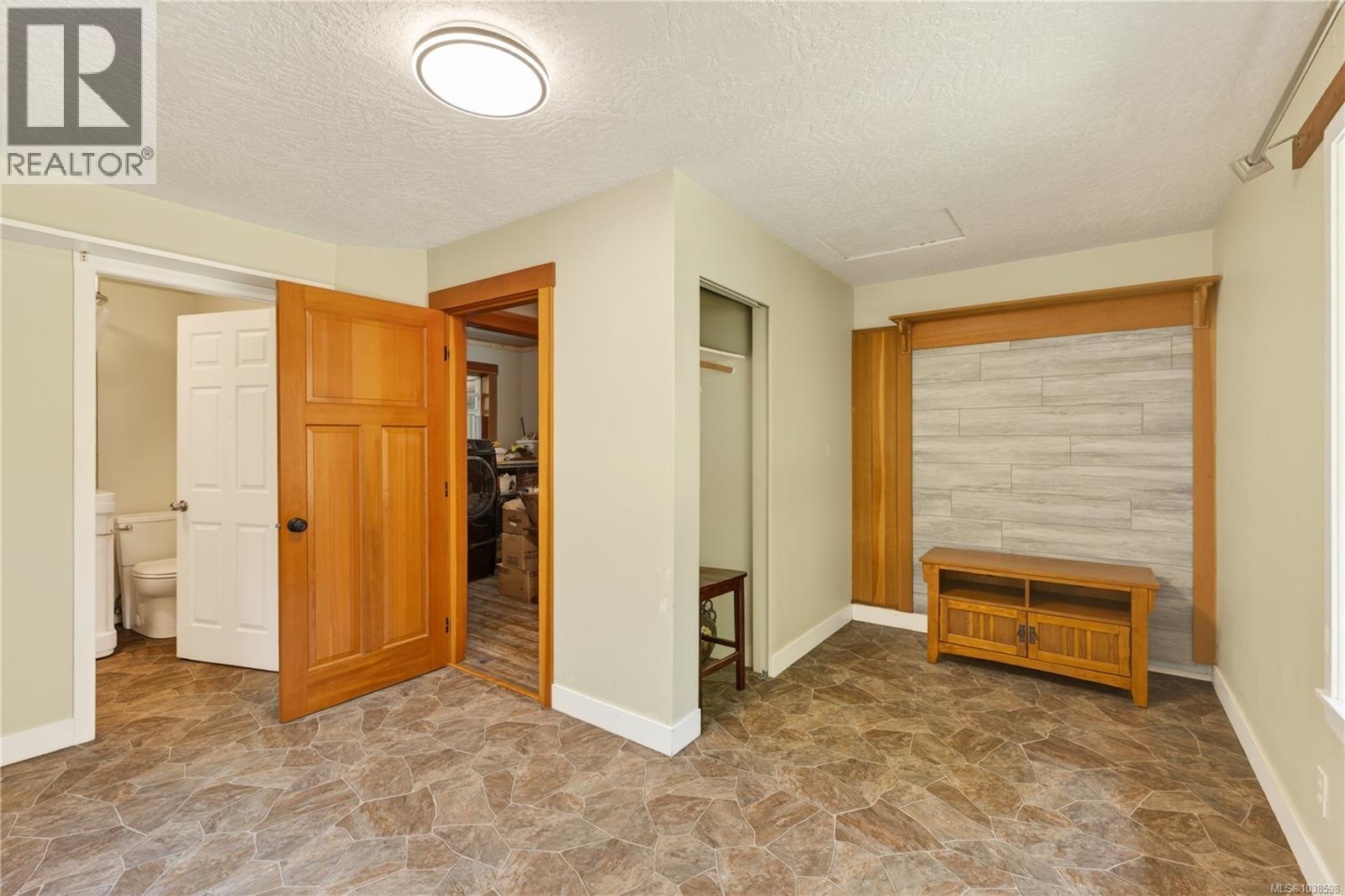 1880 Forest Hill Pl - 45