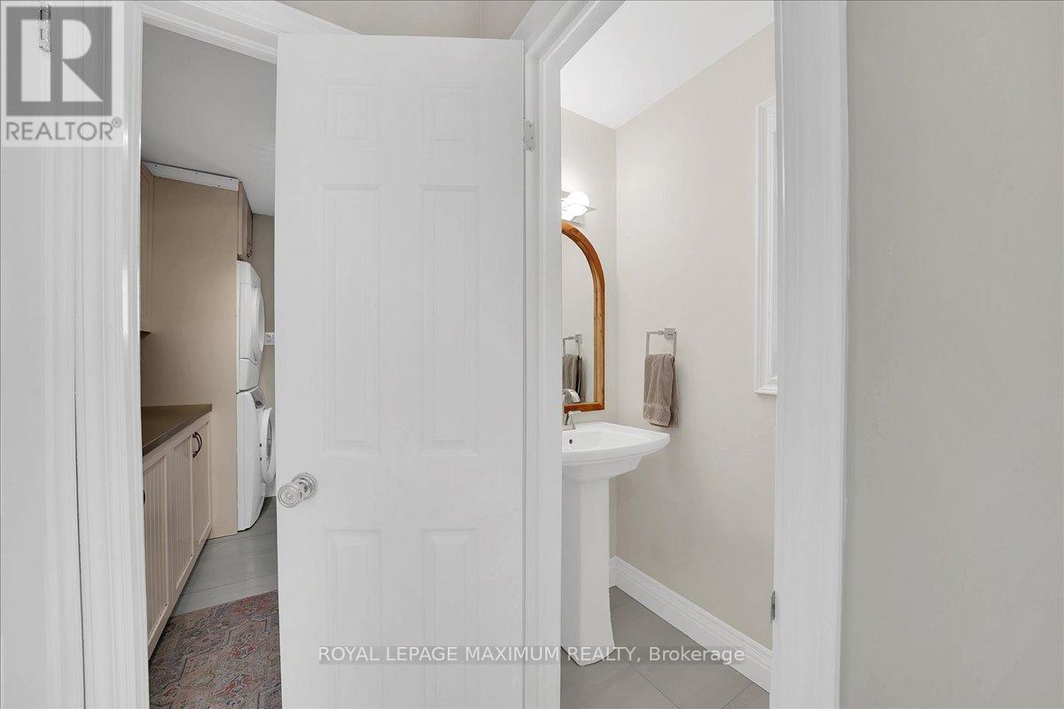 62 MONTGOMERY COURT - 23
