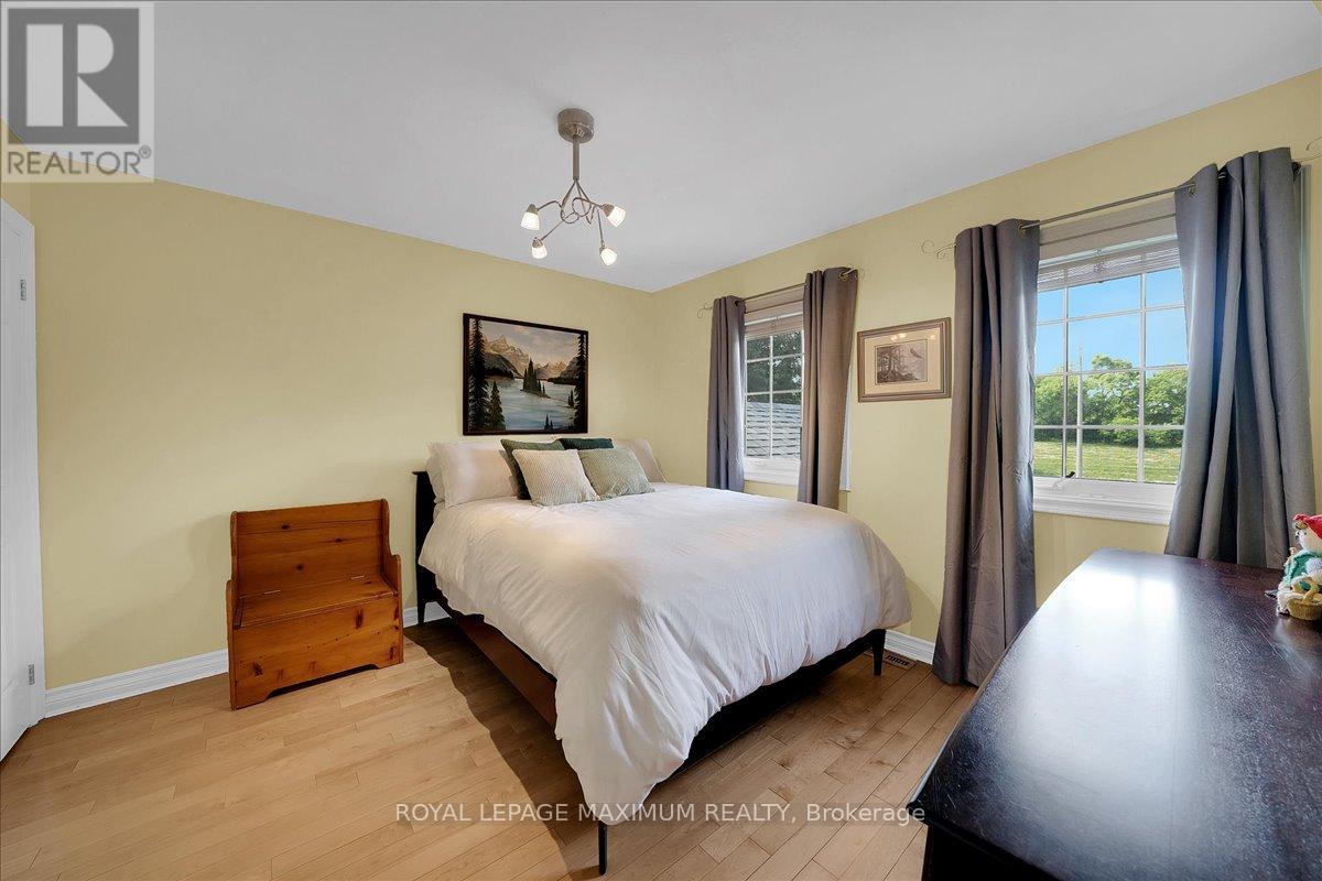 62 MONTGOMERY COURT - 37