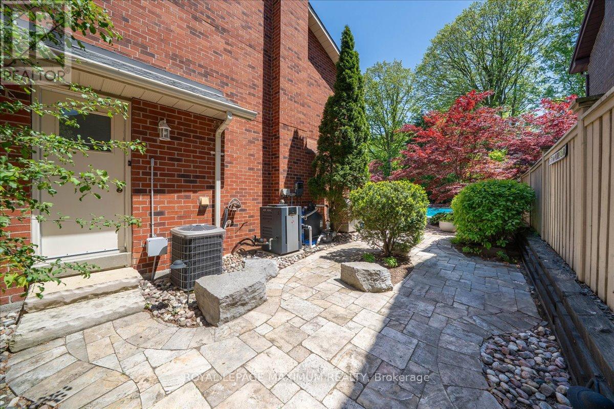 62 MONTGOMERY COURT - 45