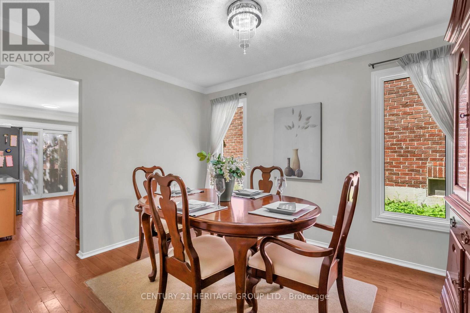 228 BILLINGS CRESCENT - 11