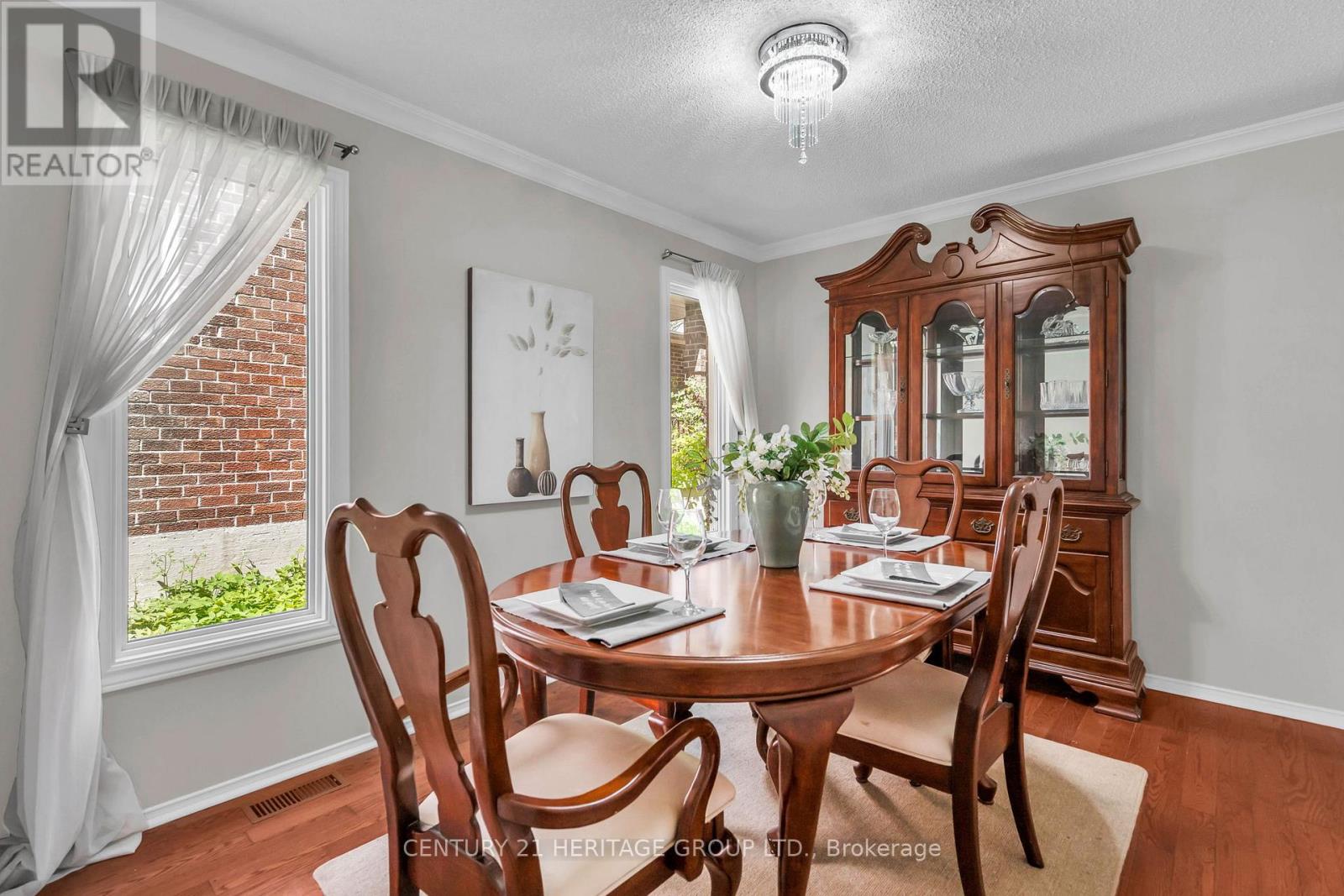 228 BILLINGS CRESCENT - 12