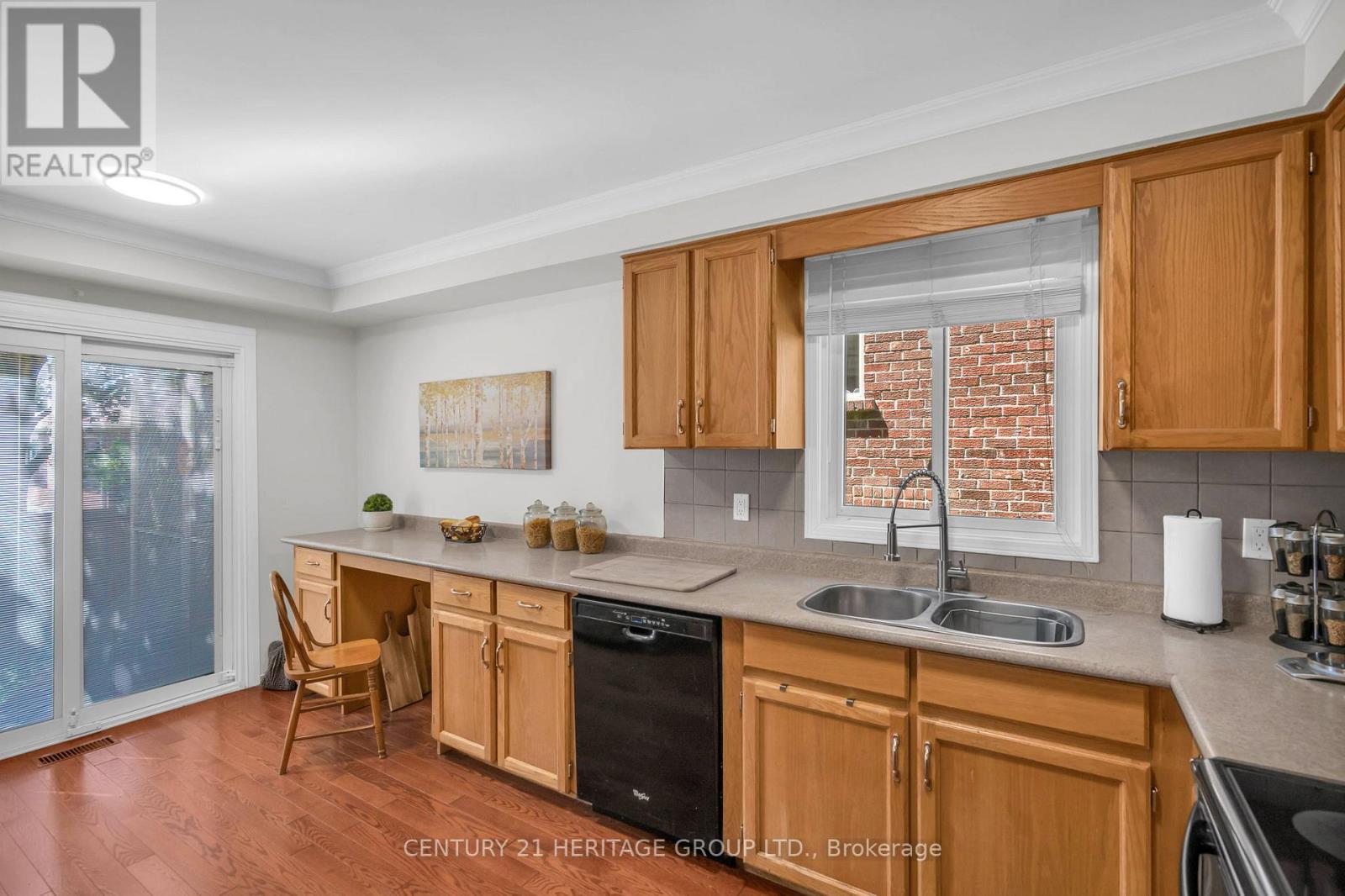 228 BILLINGS CRESCENT - 14