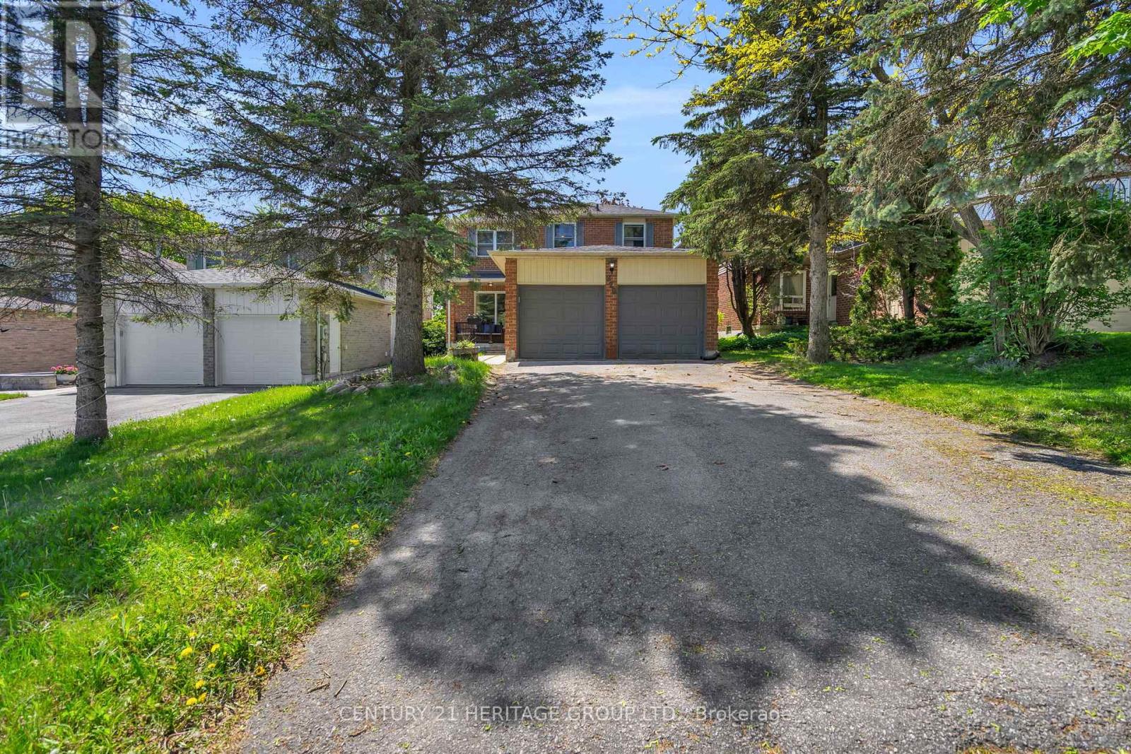 228 BILLINGS CRESCENT - 2
