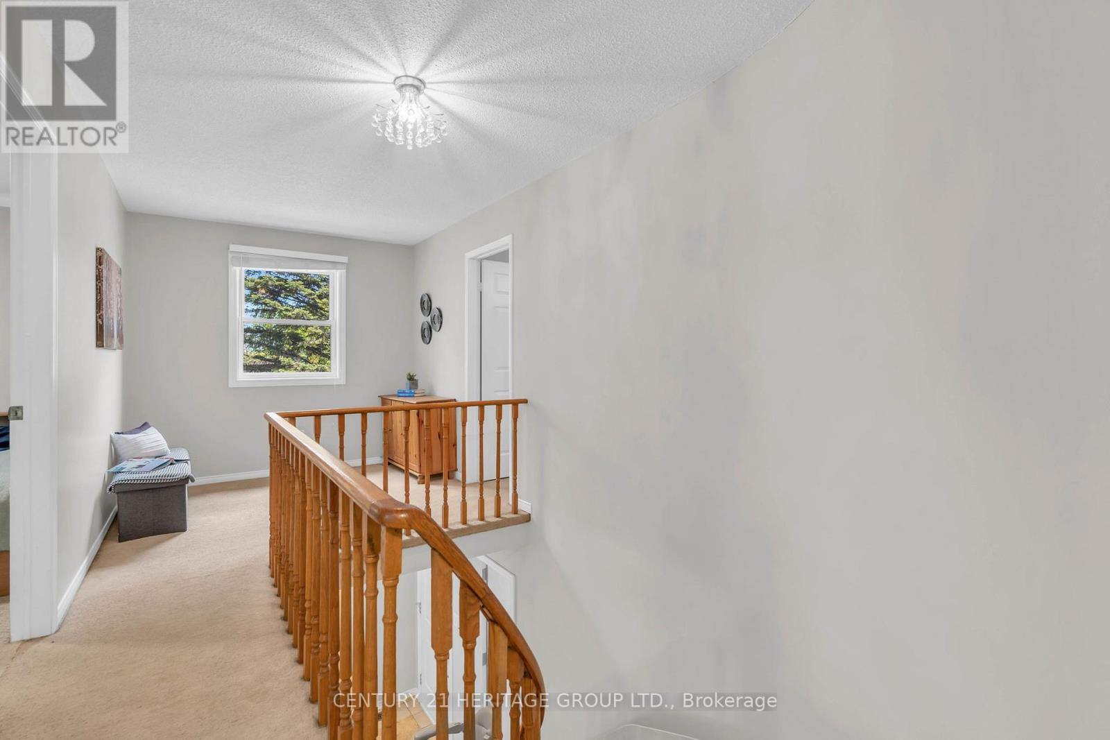 228 BILLINGS CRESCENT - 28
