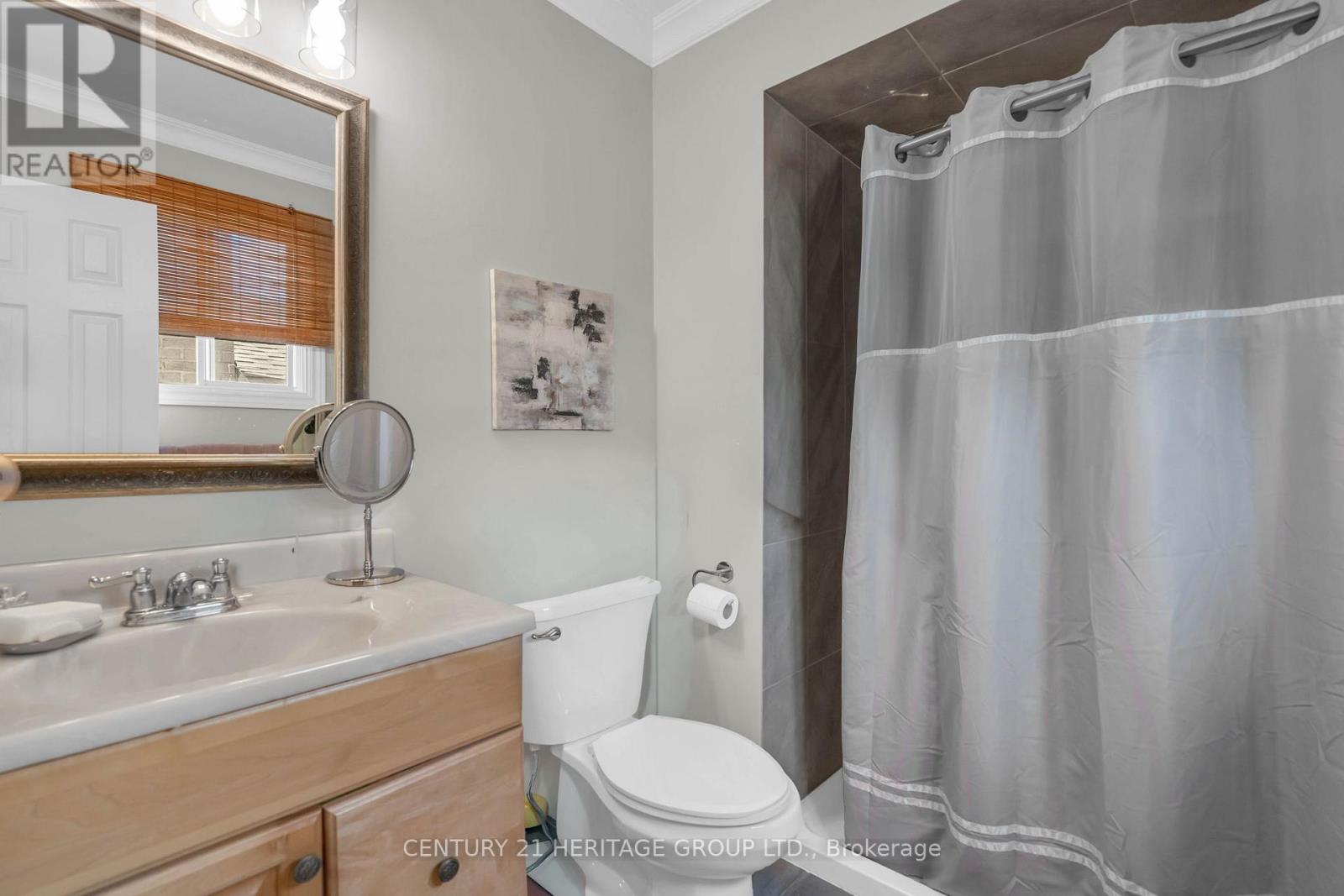 228 BILLINGS CRESCENT - 33