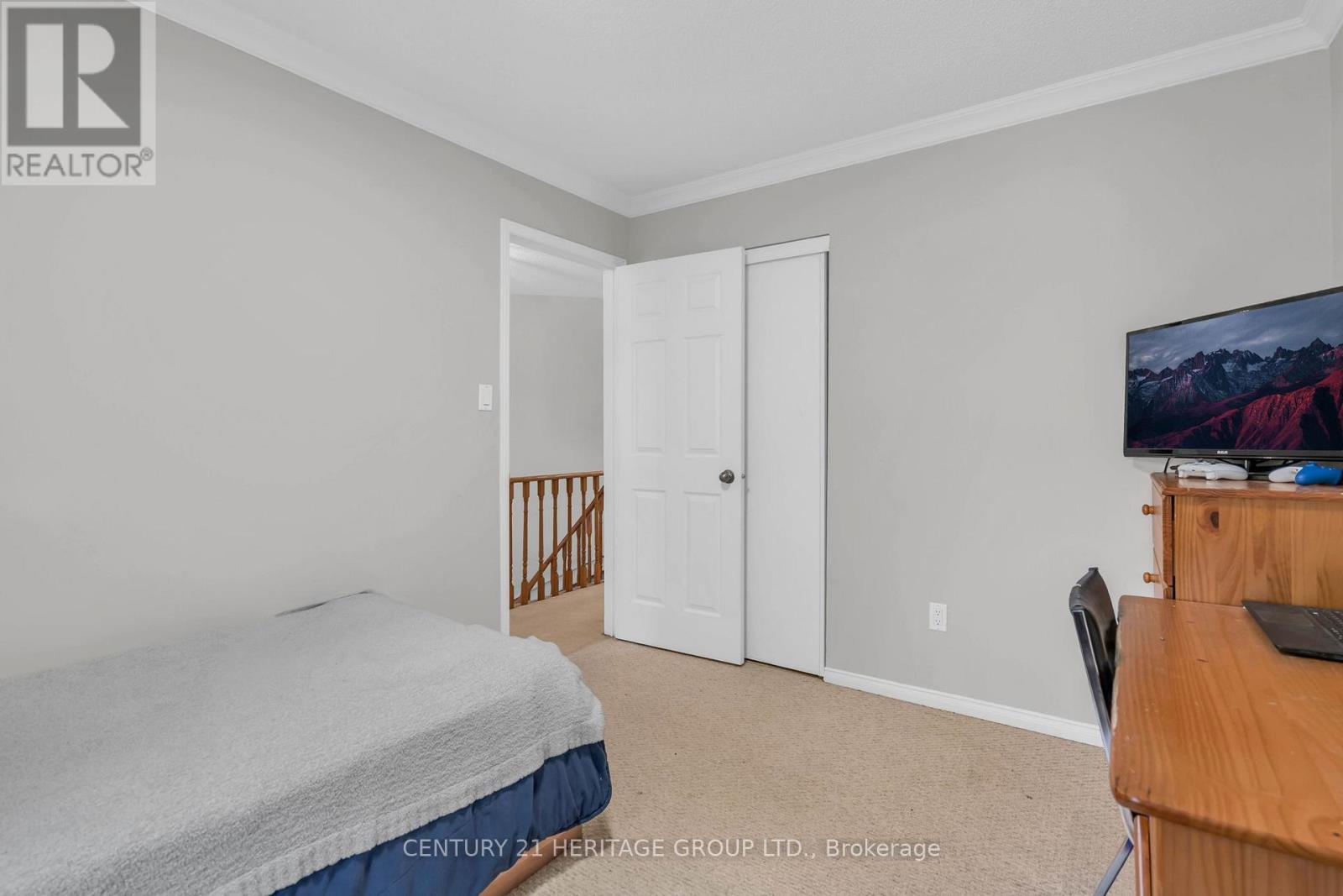228 BILLINGS CRESCENT - 37