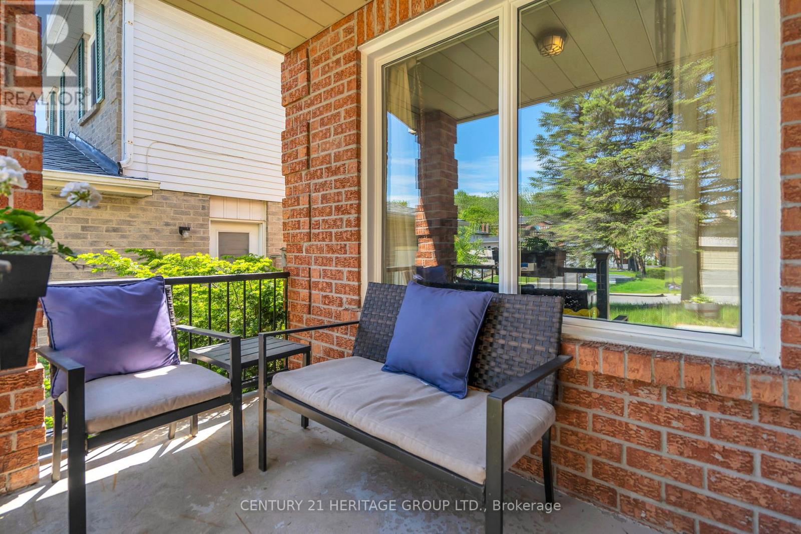 228 BILLINGS CRESCENT - 6